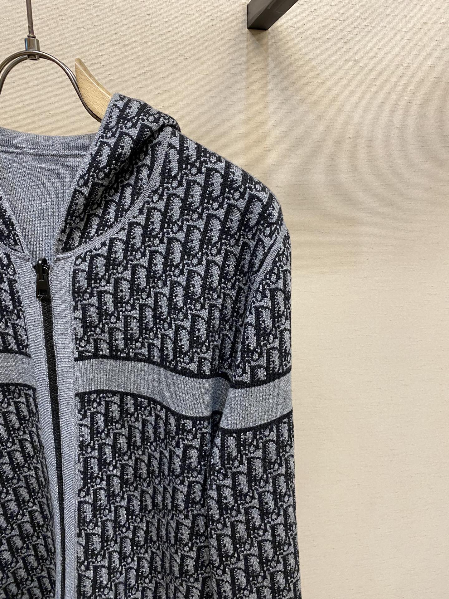 “Dior Double-Faced Autumn Winter Shirts: Two-Sided Design in Blue and Naval Blue for Boys and Girls” - 图片 5