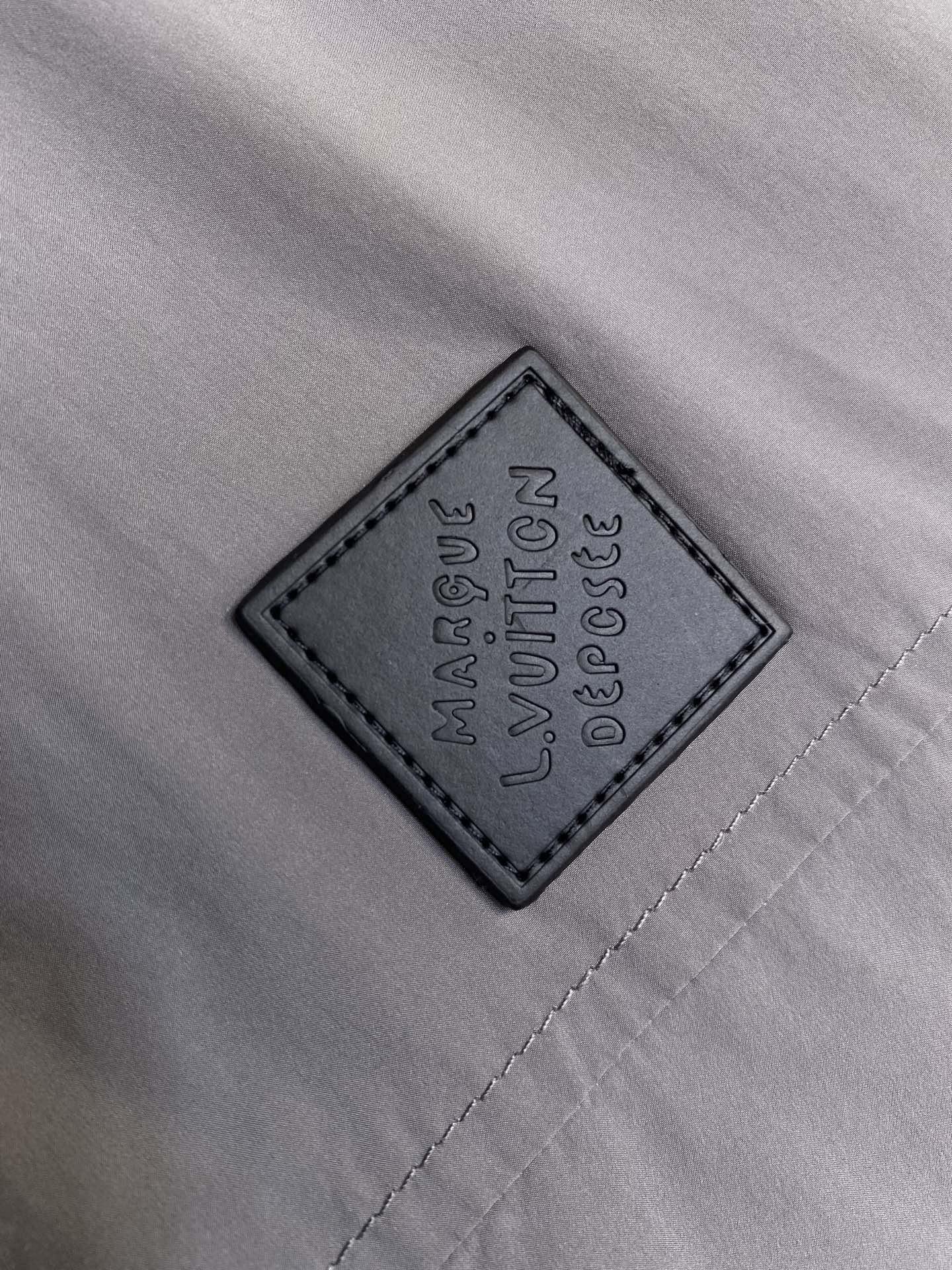 “2025 Male Recreational Designer Double-Sided Jacket: Stylish and Comfortable Zip Design for All Ages” - 图片 7