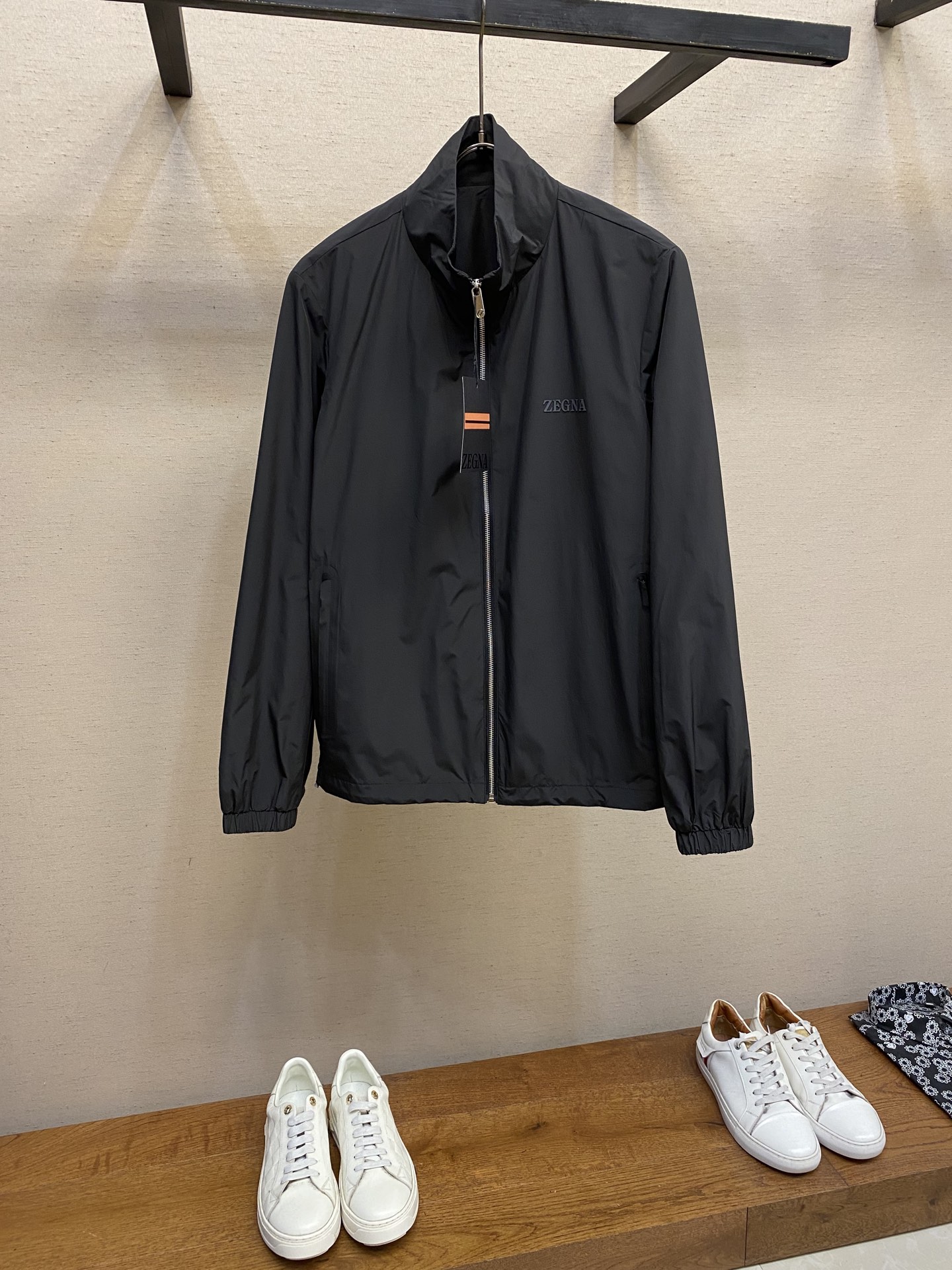 Title: P864 Zzegna Men’s Recreational Tailor Jacket 2025 Summary: Stylish leisure jacket with popular zip design, custom-made fabric, and versatile sizing for various age - 图片 1