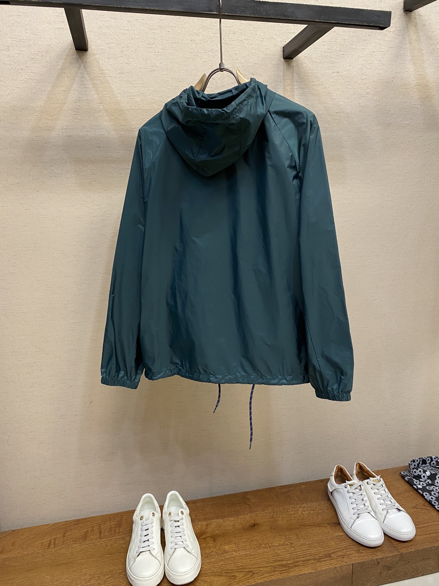 “Regenerative Nylon Jacket: Fabric Selection, Sewing Process, and Sizing Guide” - 图片 2