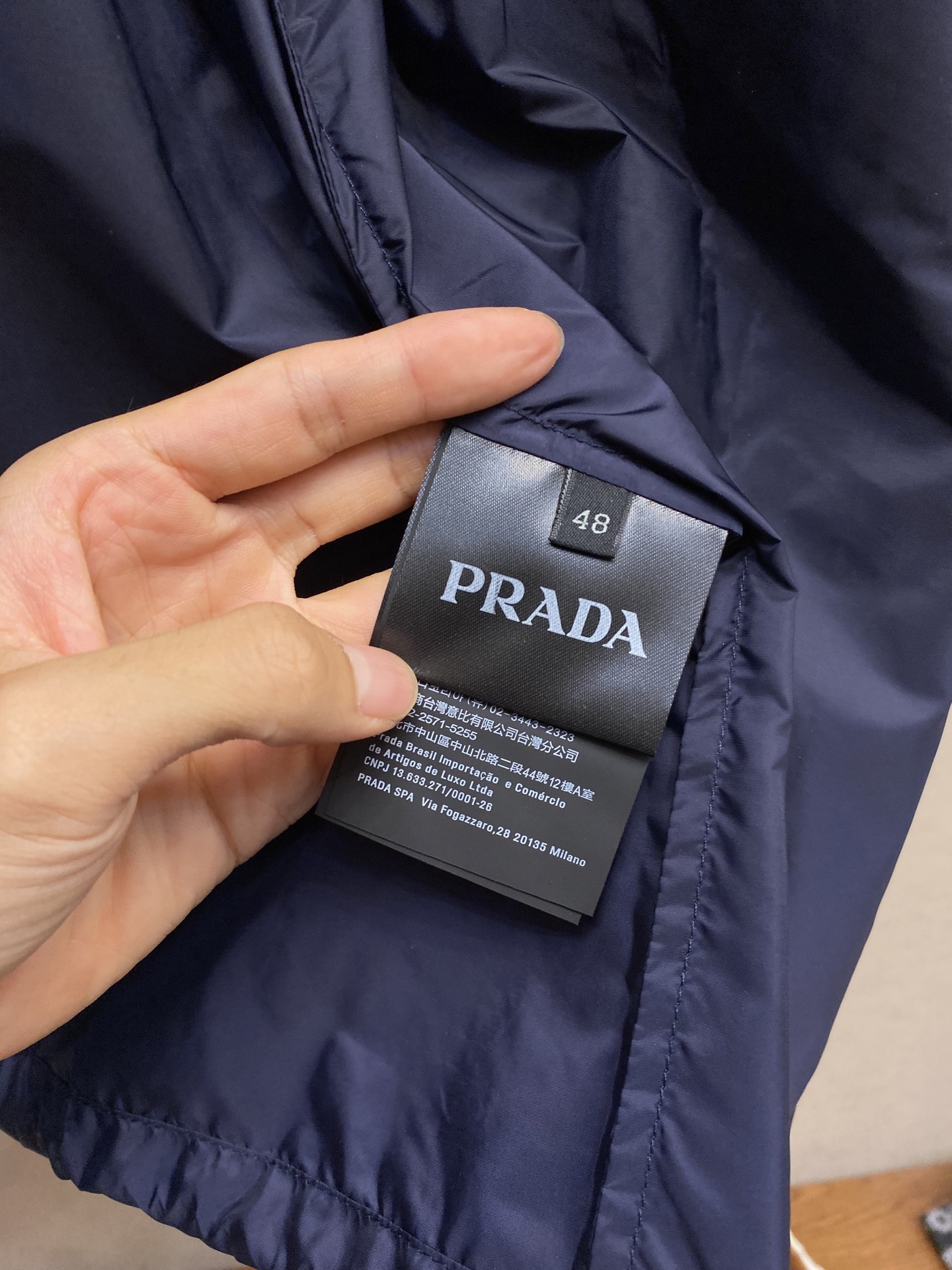 “Regenerative Nylon Jacket: High-Intensity, Waterproof, and Sustainable Fabric Selection and Quality Craftsmanship” - 图片 8