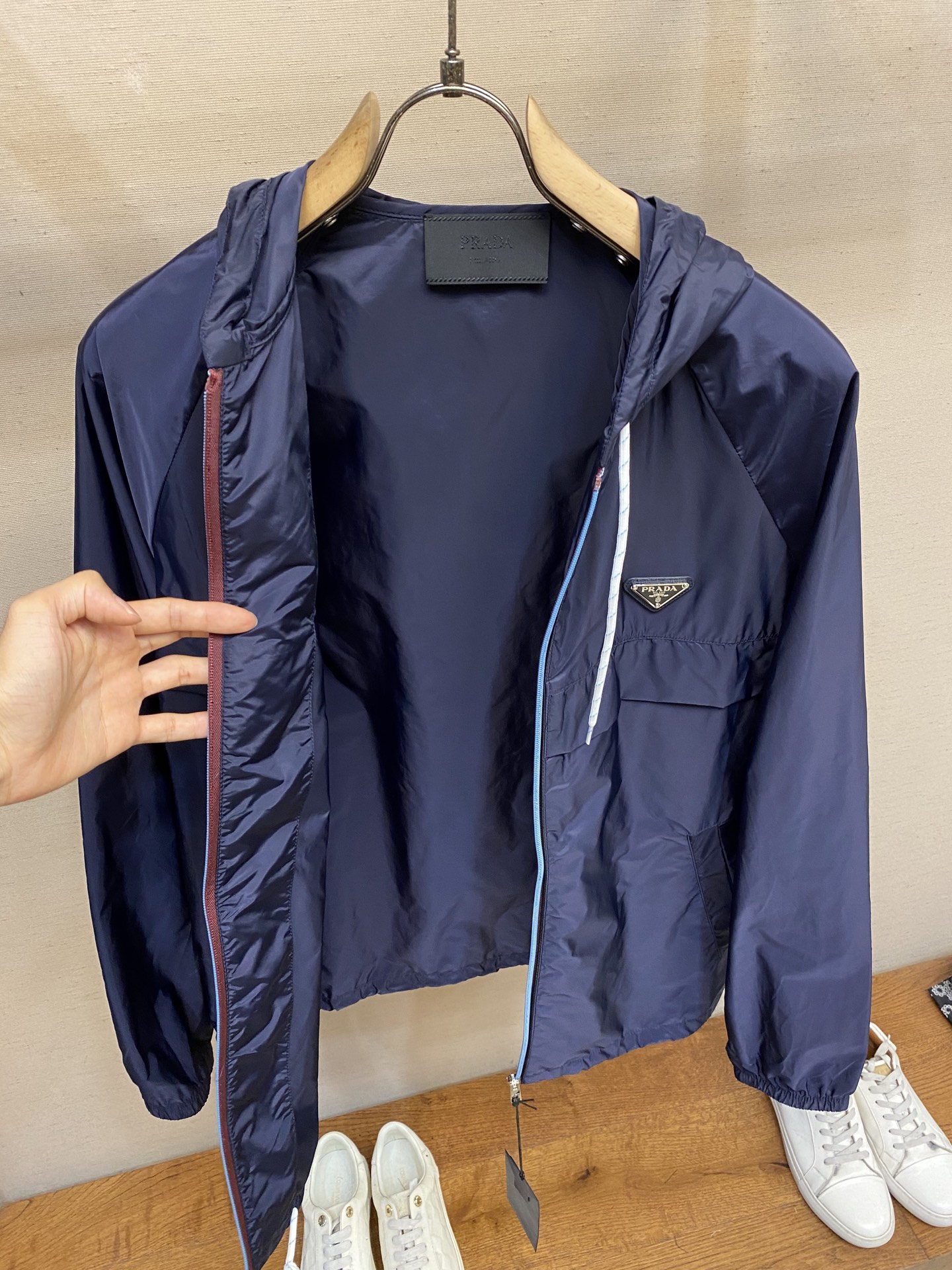 “Regenerative Nylon Jacket: High-Intensity, Waterproof, and Sustainable Fabric Selection and Quality Craftsmanship” - 图片 9