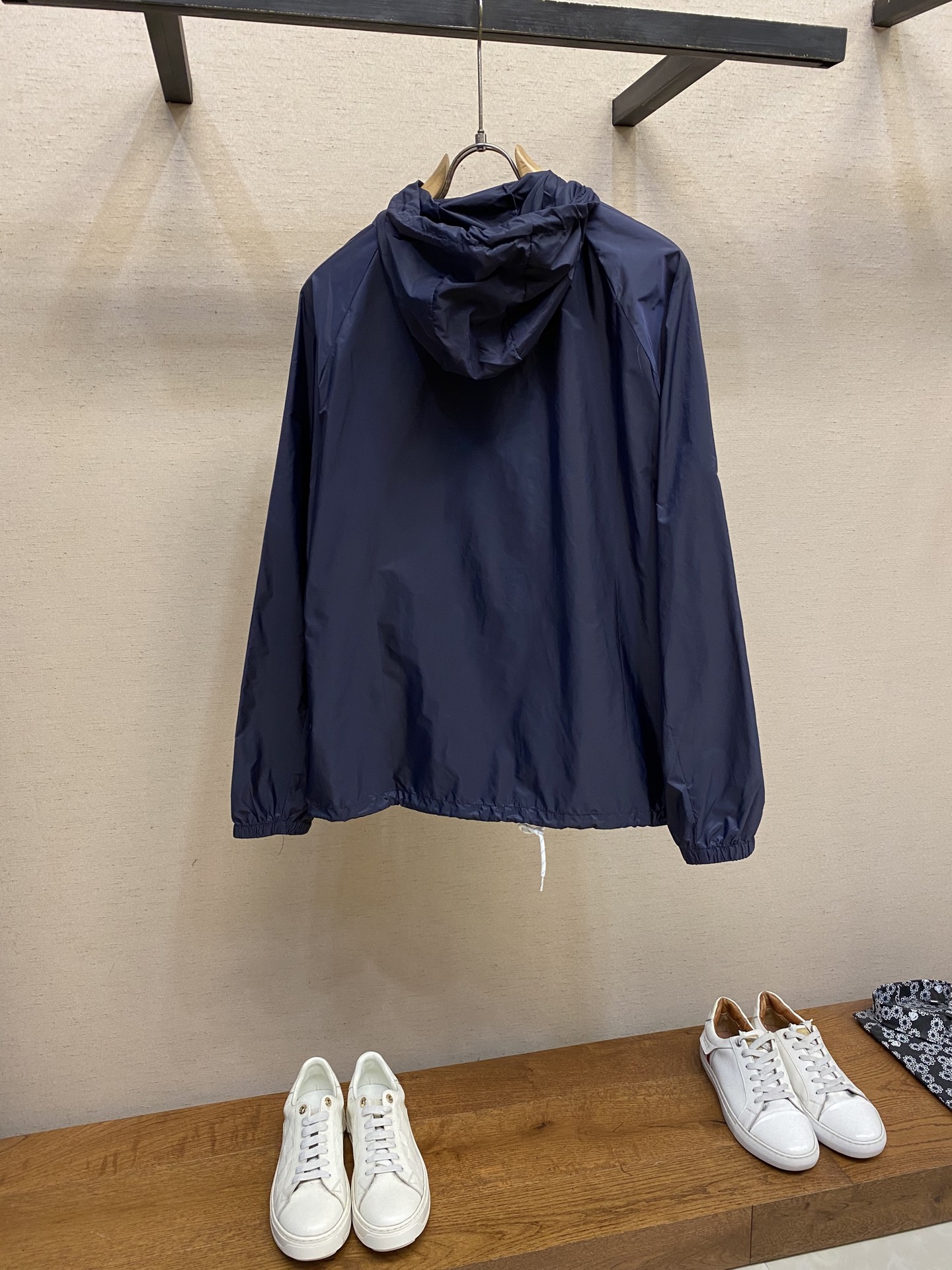 “Regenerative Nylon Jacket: High-Intensity, Waterproof, and Sustainable Fabric Selection and Quality Craftsmanship” - 图片 2