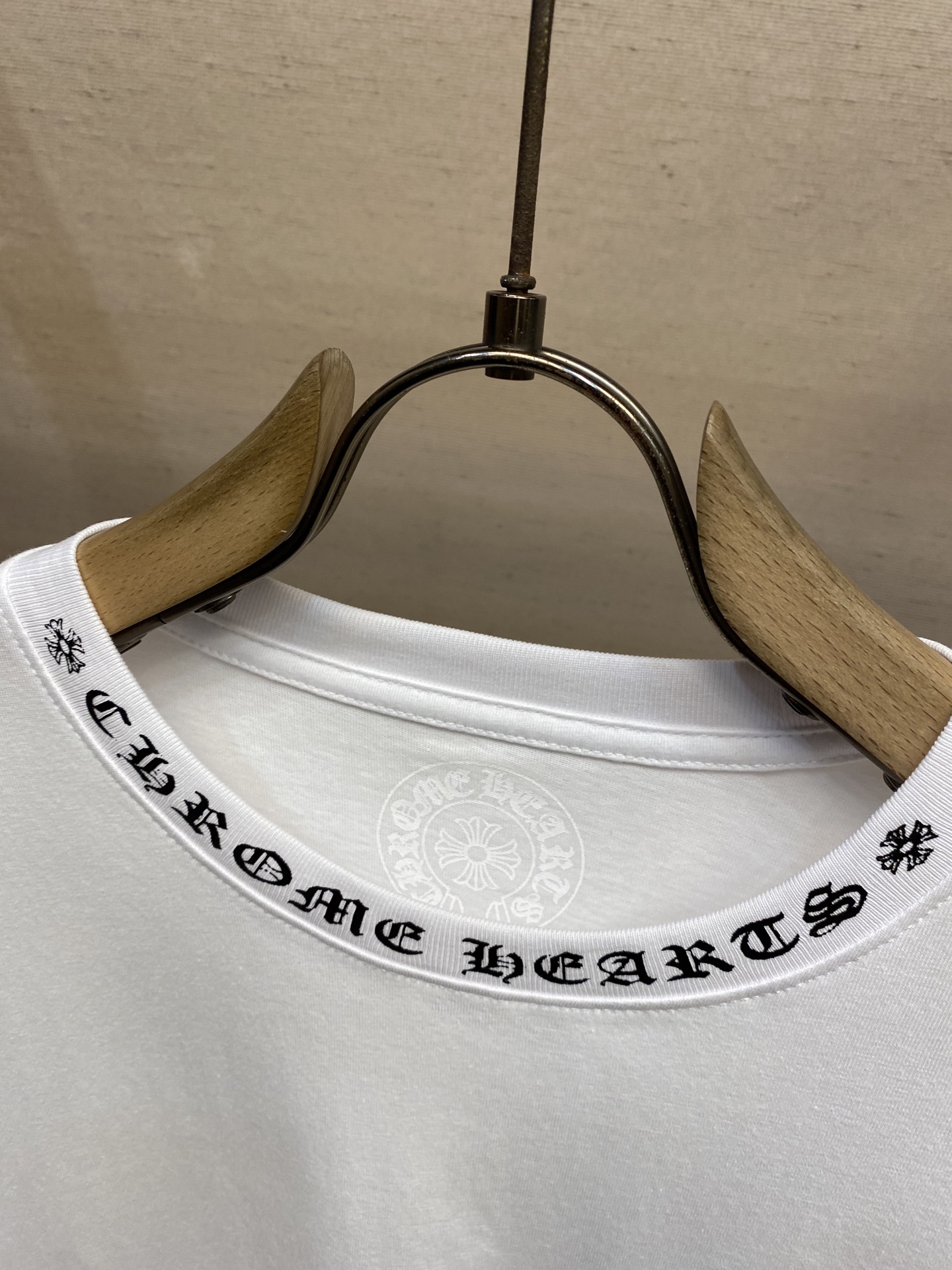 Title: P576 Cherome Heart CH Crocson Sanskrit Letter Welfare T-shirt Summary Summary: Unisex long-sleeve T-shirts with Sanskrit letter print, made of high-quality cotton - 图片 4