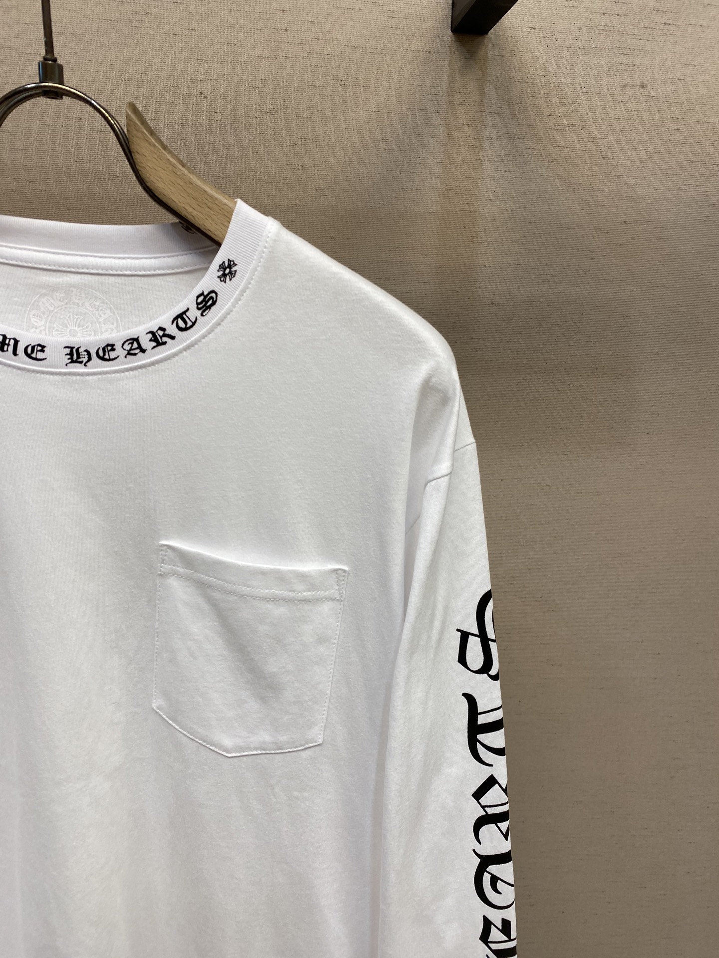 Title: P576 Cherome Heart CH Crocson Sanskrit Letter Welfare T-shirt Summary Summary: Unisex long-sleeve T-shirts with Sanskrit letter print, made of high-quality cotton - 图片 5