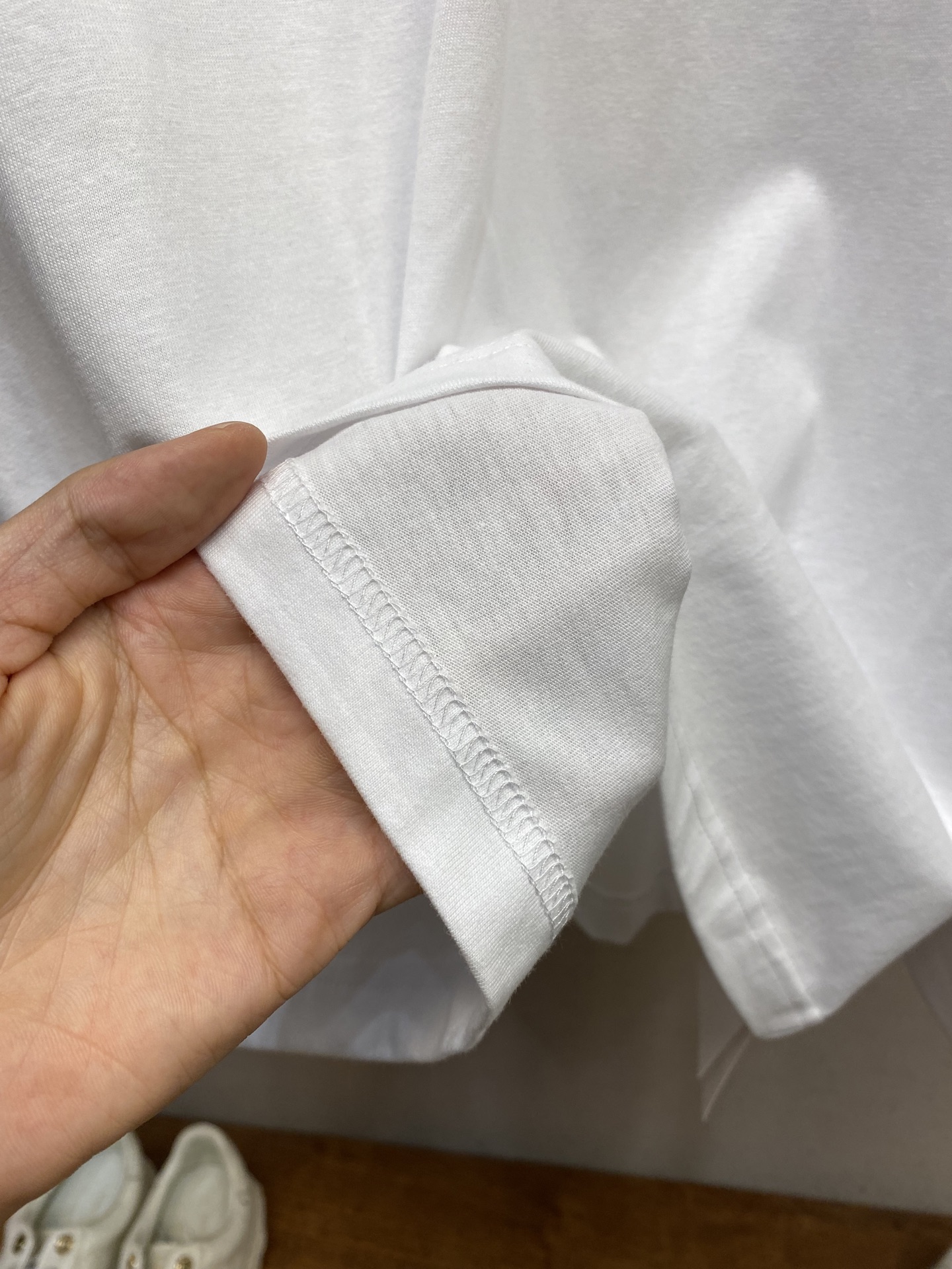 Title: P576 Cherome Heart CH Crocson Sanskrit Letter Welfare T-shirt Summary Summary: Unisex long-sleeve T-shirts with Sanskrit letter print, made of high-quality cotton - 图片 8