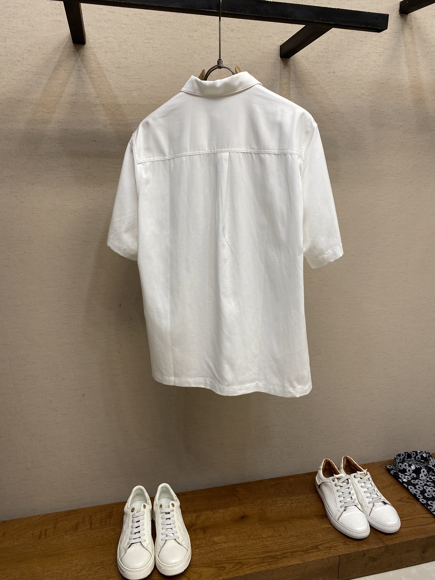 P696 🌟🌟 Givenchy, 25/SS Bag embroidered logo shirt, slashed full cotton, top version Size: S-XL - 图片 2