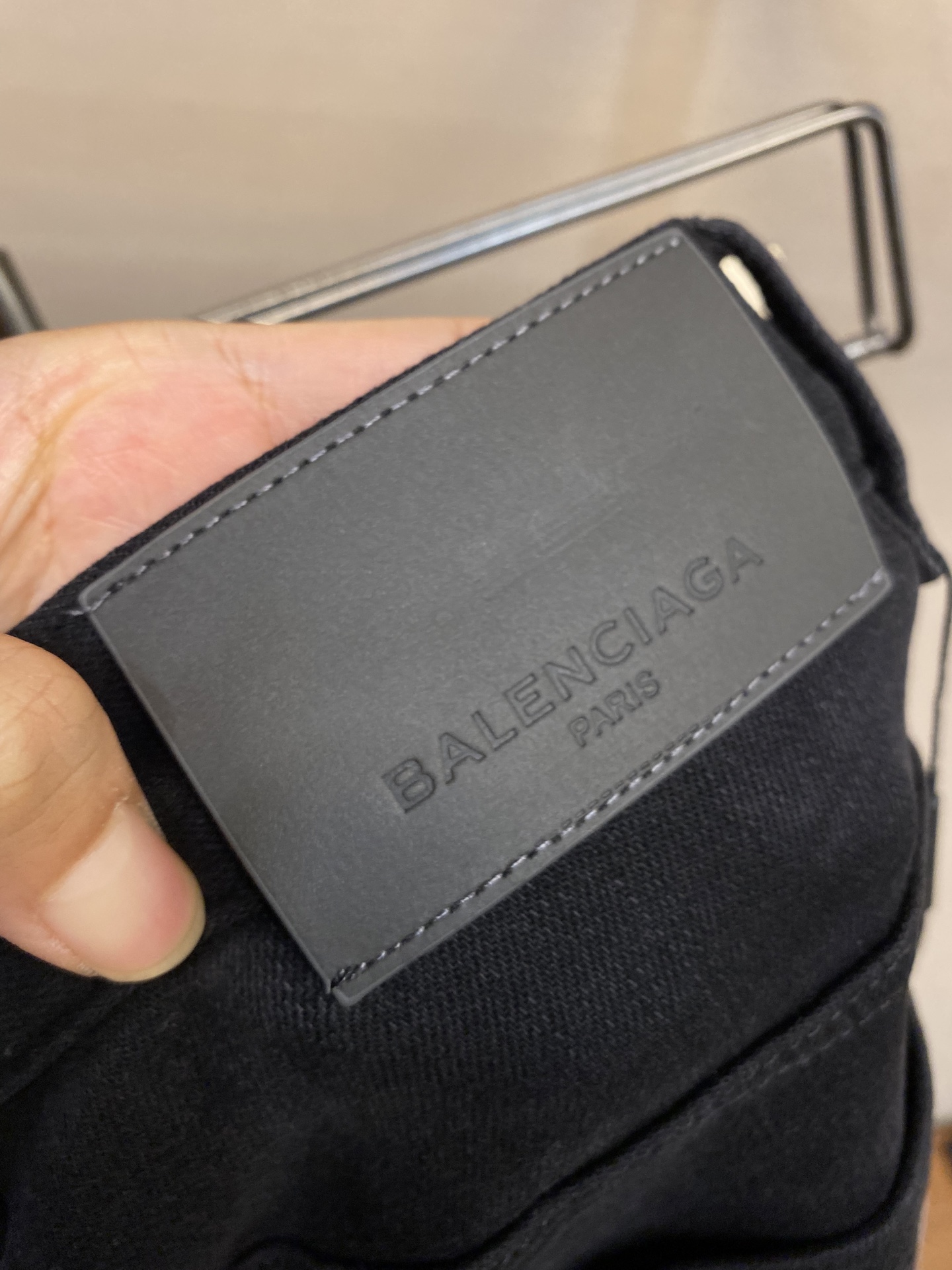 Balenciaga 2025 Jeans Review: Comfortable Leg-Modified Style for Versatile Outfits - 图片 7
