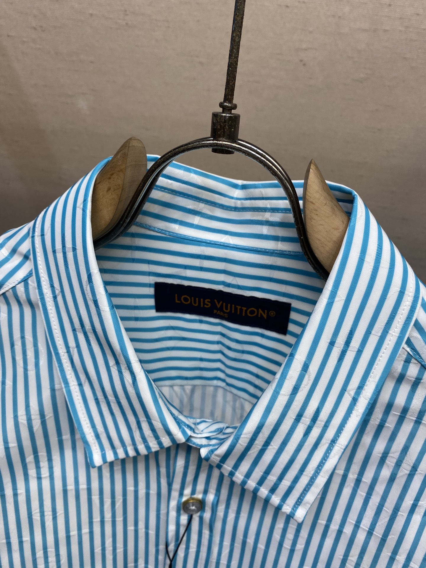 Customized Suture Shirt with 13400 Texture Fabric and Template Embroidery | Size S-XL Options - 图片 3