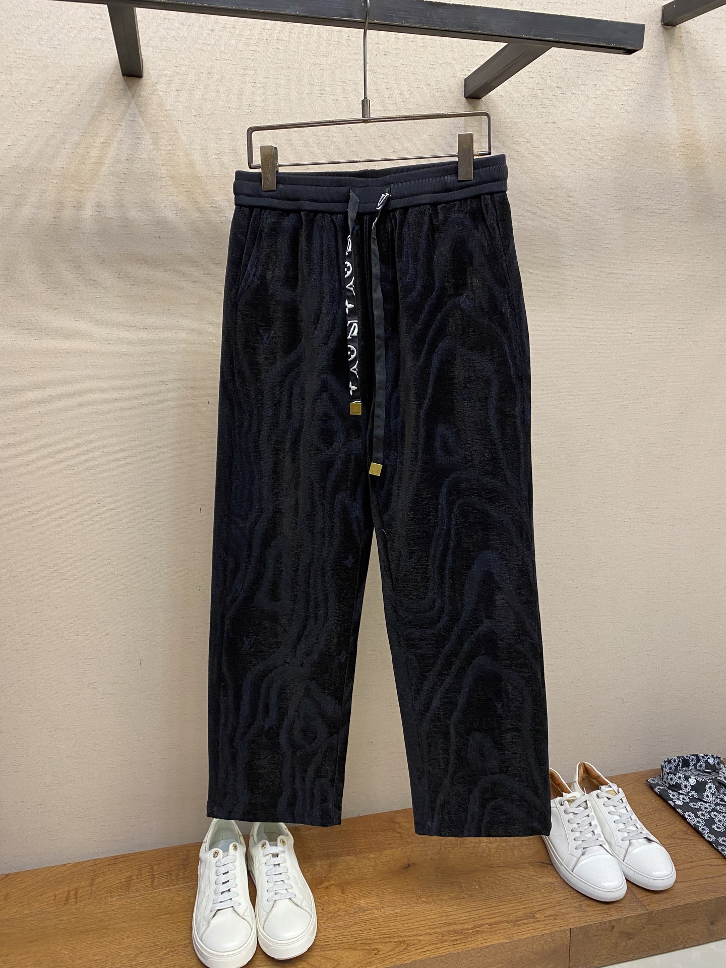 Louis Vuitton Men's Casual Pants Elastic Waist Comfortable Outdoor Trousers 2 i1755160779237 5580 0 0
