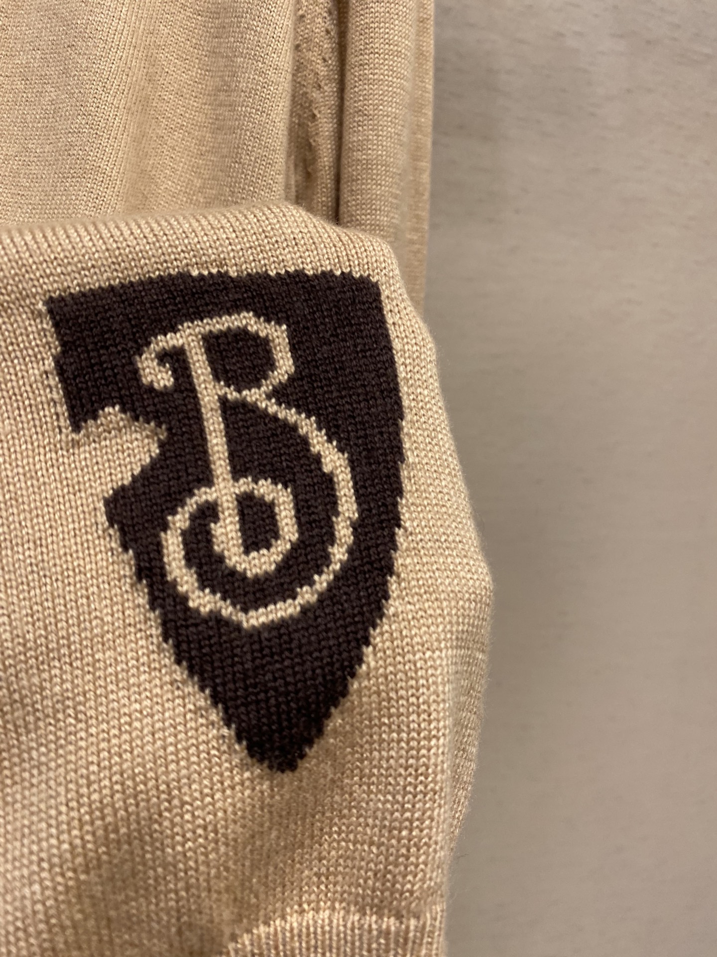 Burberry Wool Cardigan with Equestrian Knight Design - New Spring/Summer Style 9 i1755160935028 8188 0 7