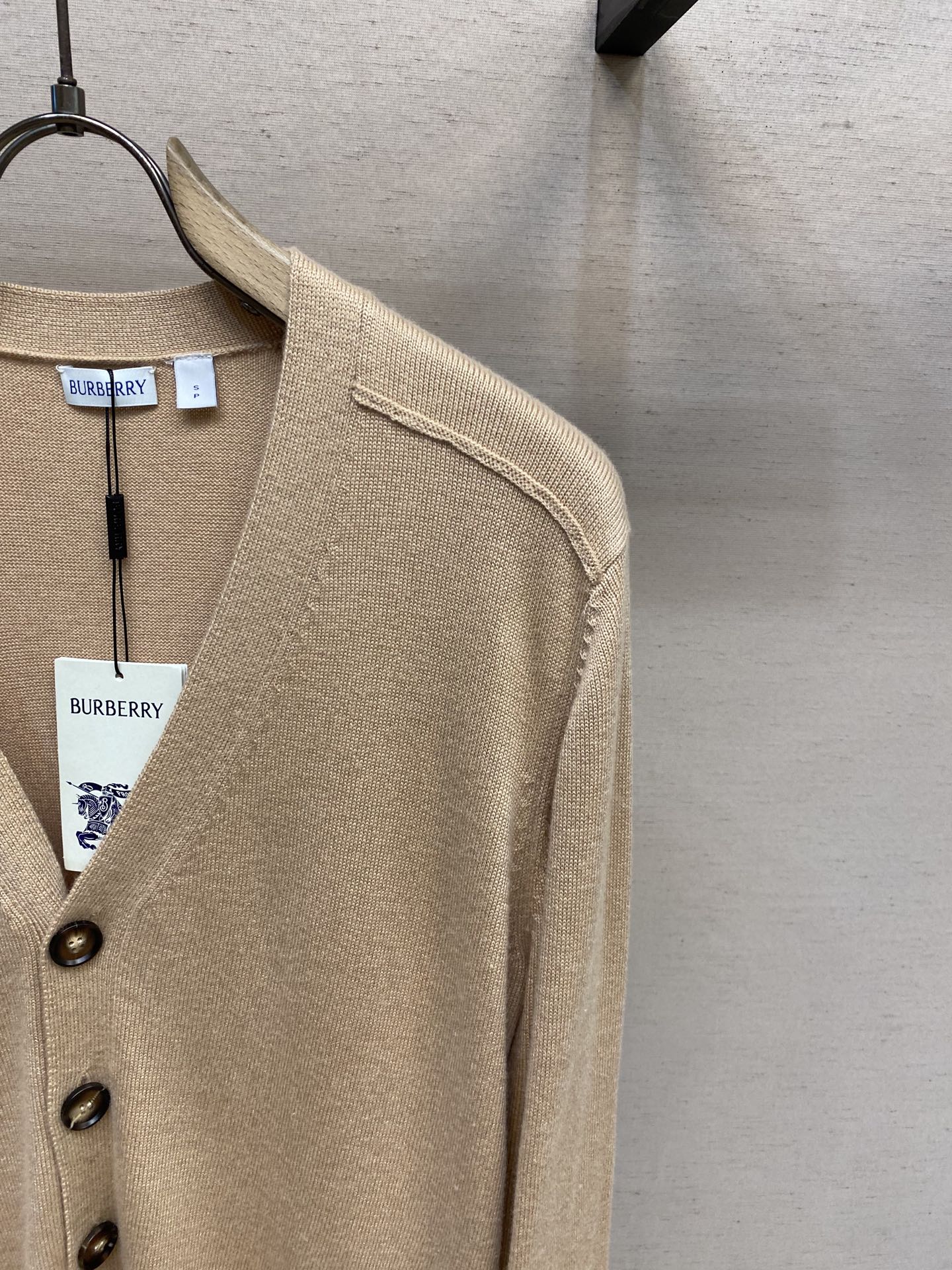 Burberry Wool Cardigan with Equestrian Knight Design - New Spring/Summer Style 6 i1755160937868 777 0 4