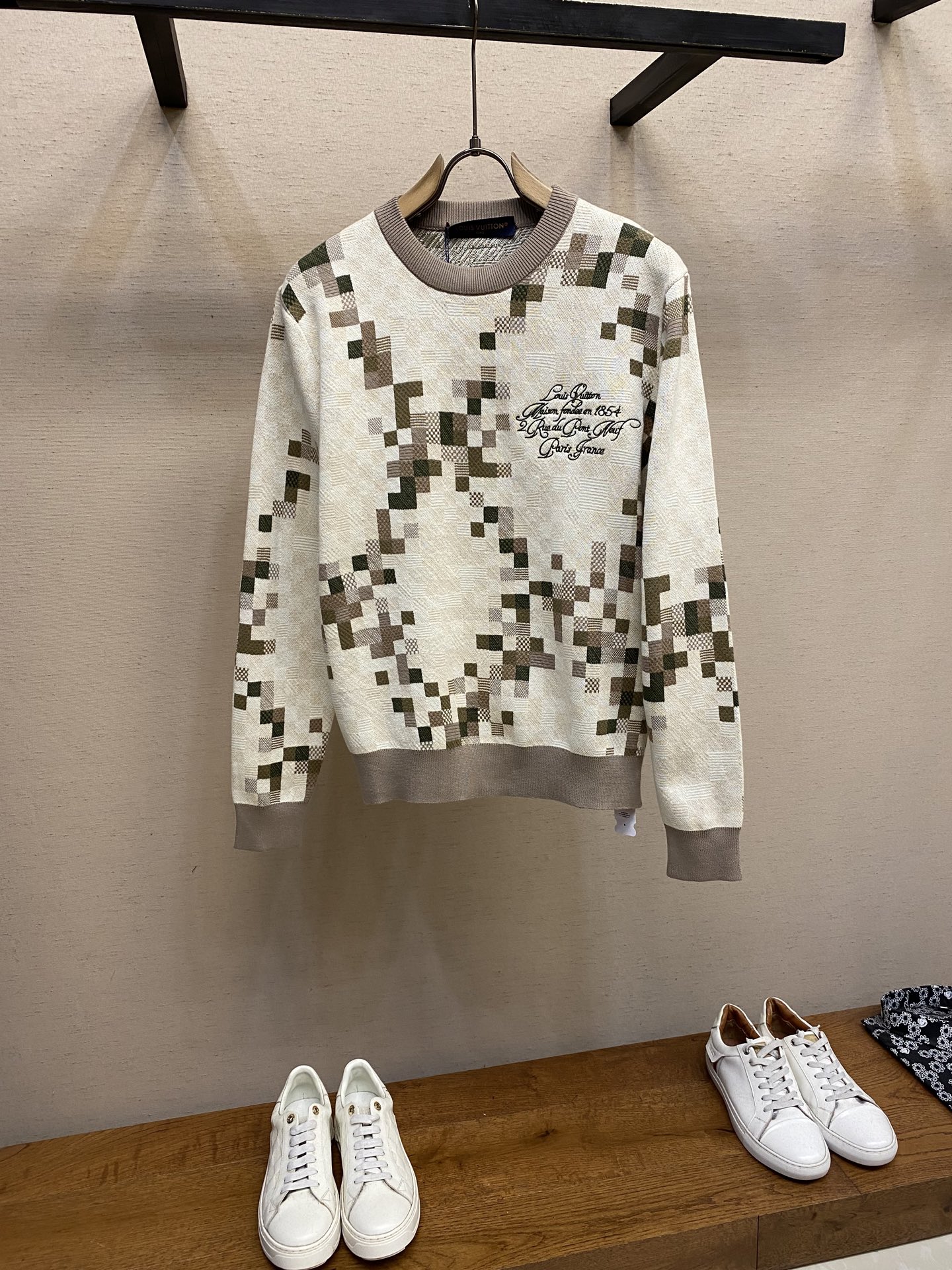 NO:508605,1V, early spring year of snake new letter camouflage plaid jacquard sweater fashionable men and women sweater size S-XL, sweaters, alexander wang198609091V、早春蛇年新款字母迷彩格纹提花针织衫时尚男女毛衣 尺码S-XL,,sweaters,alexander wang,Men's clothing