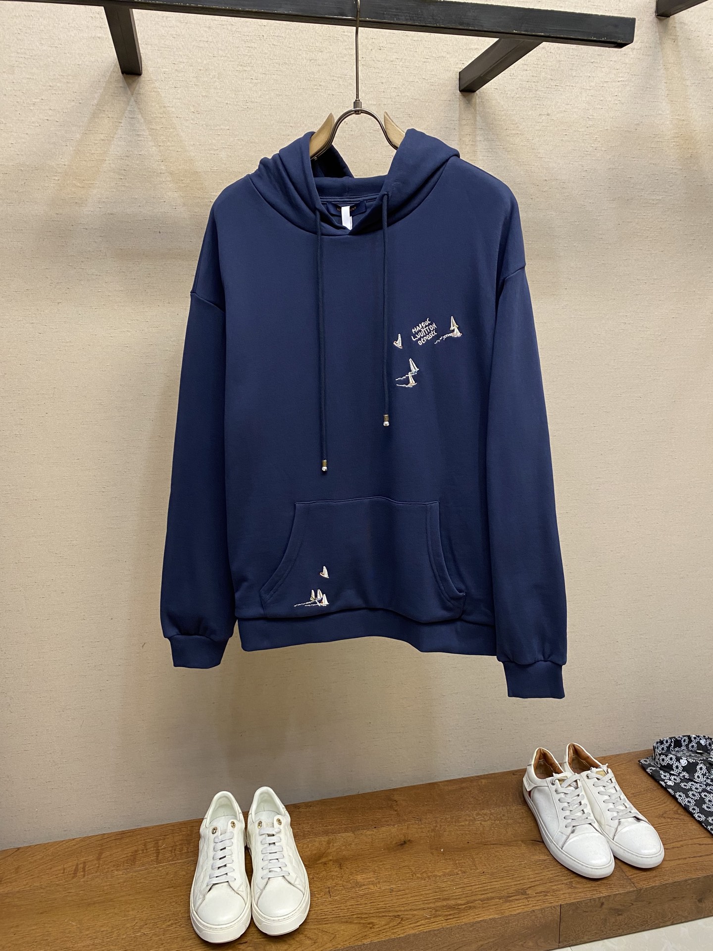 NO:509948,1V, 25SS embroidered hoodie, genuine 15100 purchase, all cotton dust-free wool sweatshirt material 380 grams, 21 2*2 trendy brand thread 24S special-spun tight combed cotton, imported embroidery, fabric fermentation, custom 11 hanging bells, custom 11 trademarks, loose version Size S-XL, hoodie, sweatshirts, hats, alexander wang198609091V、25SS刺绣连帽衫,正品15100购入,全棉无尘毛料卫衣料380克,21支2*2潮牌螺纹 24S特纺紧密精梳棉,进口刺绣,面料酵洗,定制11吊钟,定制11商标,宽松版型 尺码S-XL,,hoodie,sweatshirts,hats,alexander wang,Men's clothing