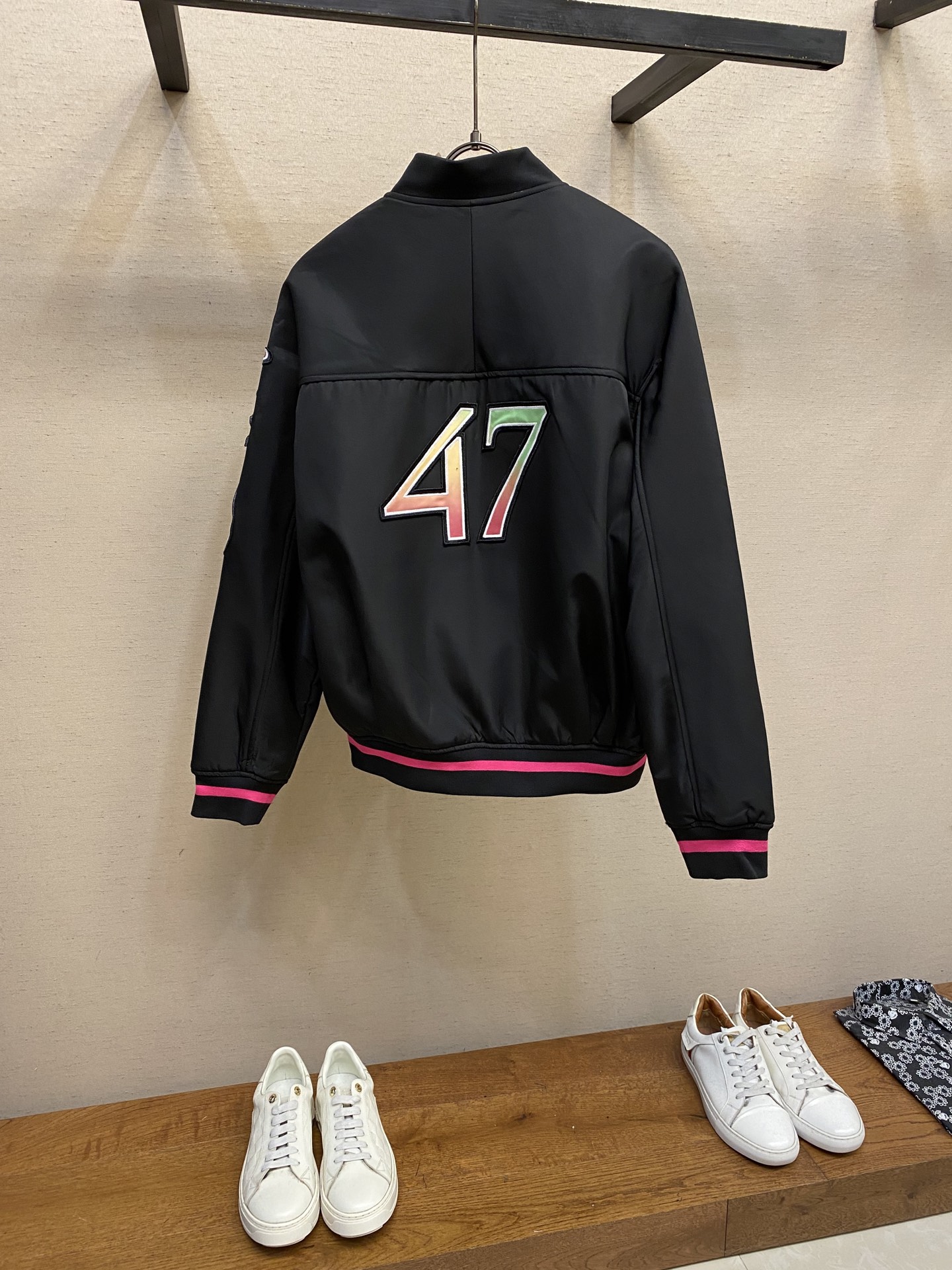 🌟🌟Dior、25秋冬新品#CD新款字母徽标棉服外套
进口防风防水尼龙材质，质感高级，品相十足
棒球服外