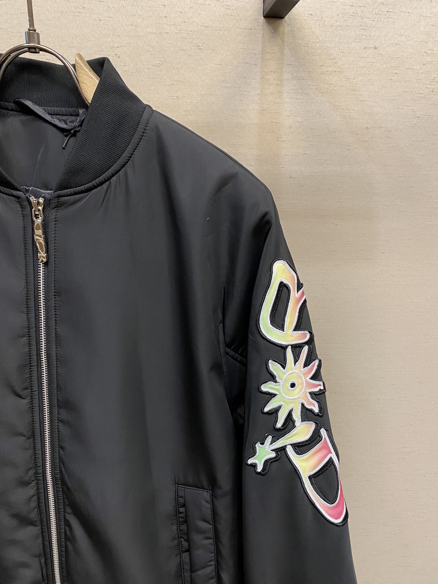 🌟🌟Dior、25秋冬新品#CD新款字母徽标棉服外套
进口防风防水尼龙材质，质感高级，品相十足
棒球服外