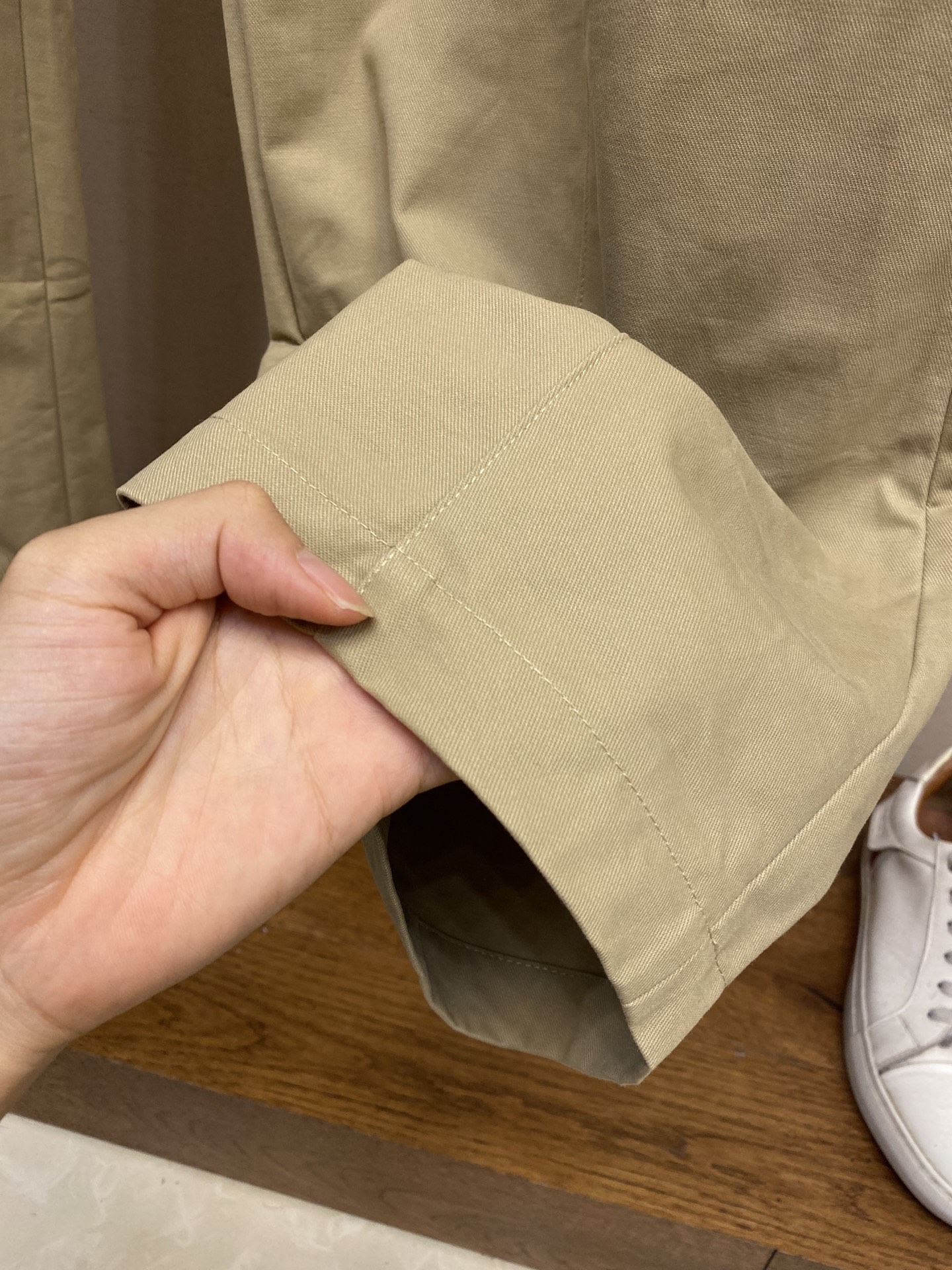 🌟🌟MM6，男士休闲裤👍 最新款上身版型无敌正！
绝对可以闭眼收的一款
此款裤子非常百搭，弹力腰围,日常