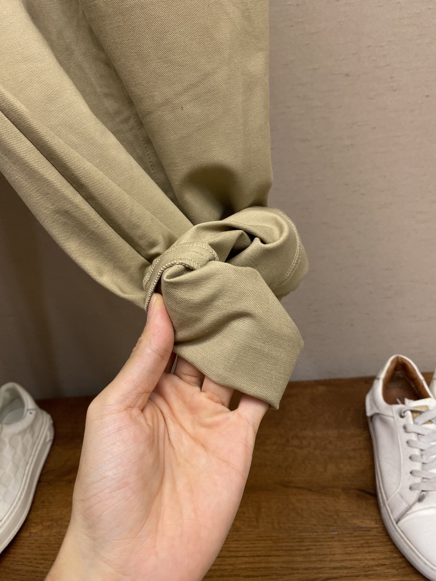 🌟🌟MM6，男士休闲裤👍 最新款上身版型无敌正！
绝对可以闭眼收的一款
此款裤子非常百搭，弹力腰围,日常