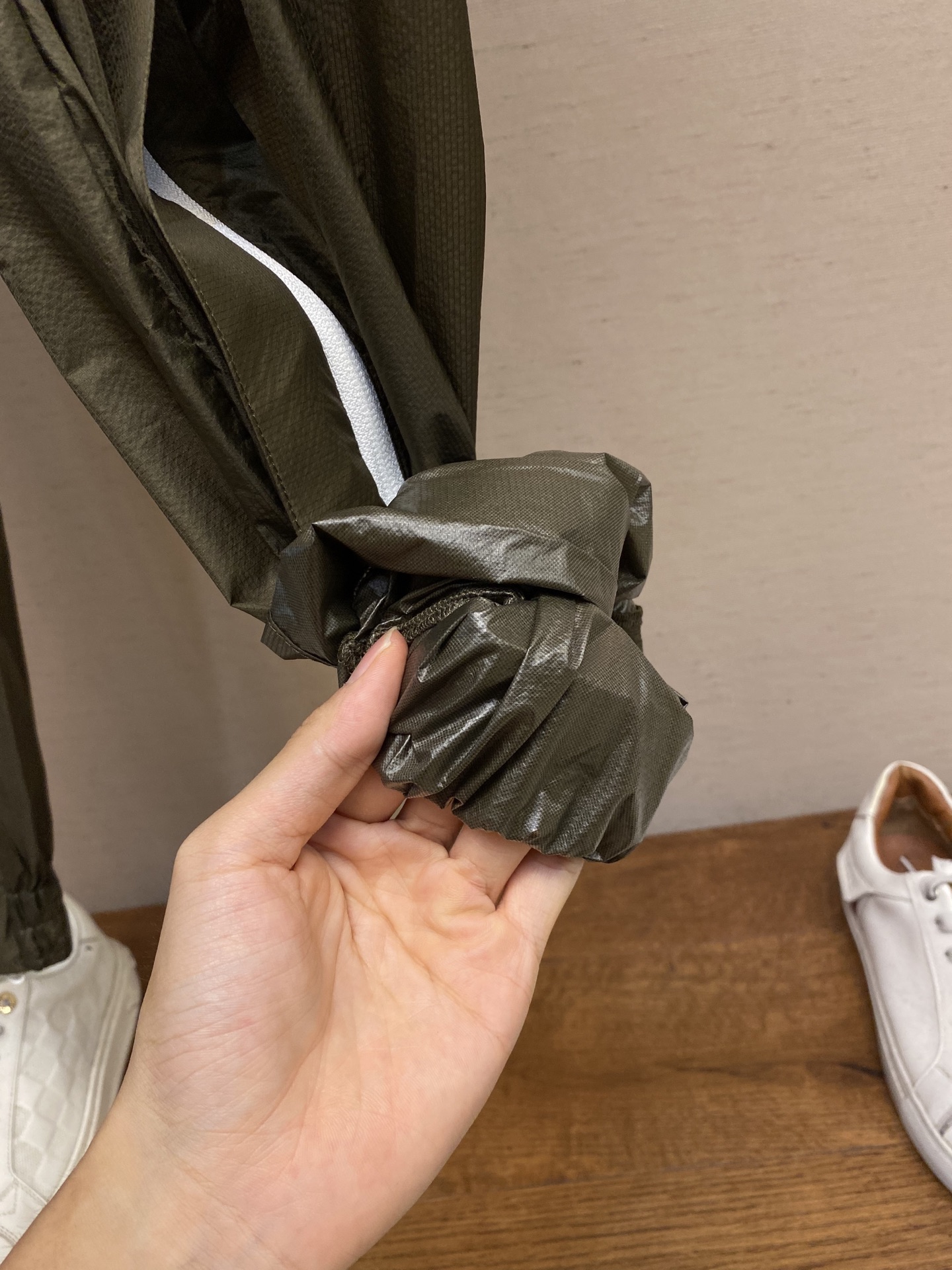 🌟🌟Y3，男士休闲裤👍 最新款上身版型无敌正！
绝对可以闭眼收的一款
此款裤子非常百搭，弹力腰围,日常上