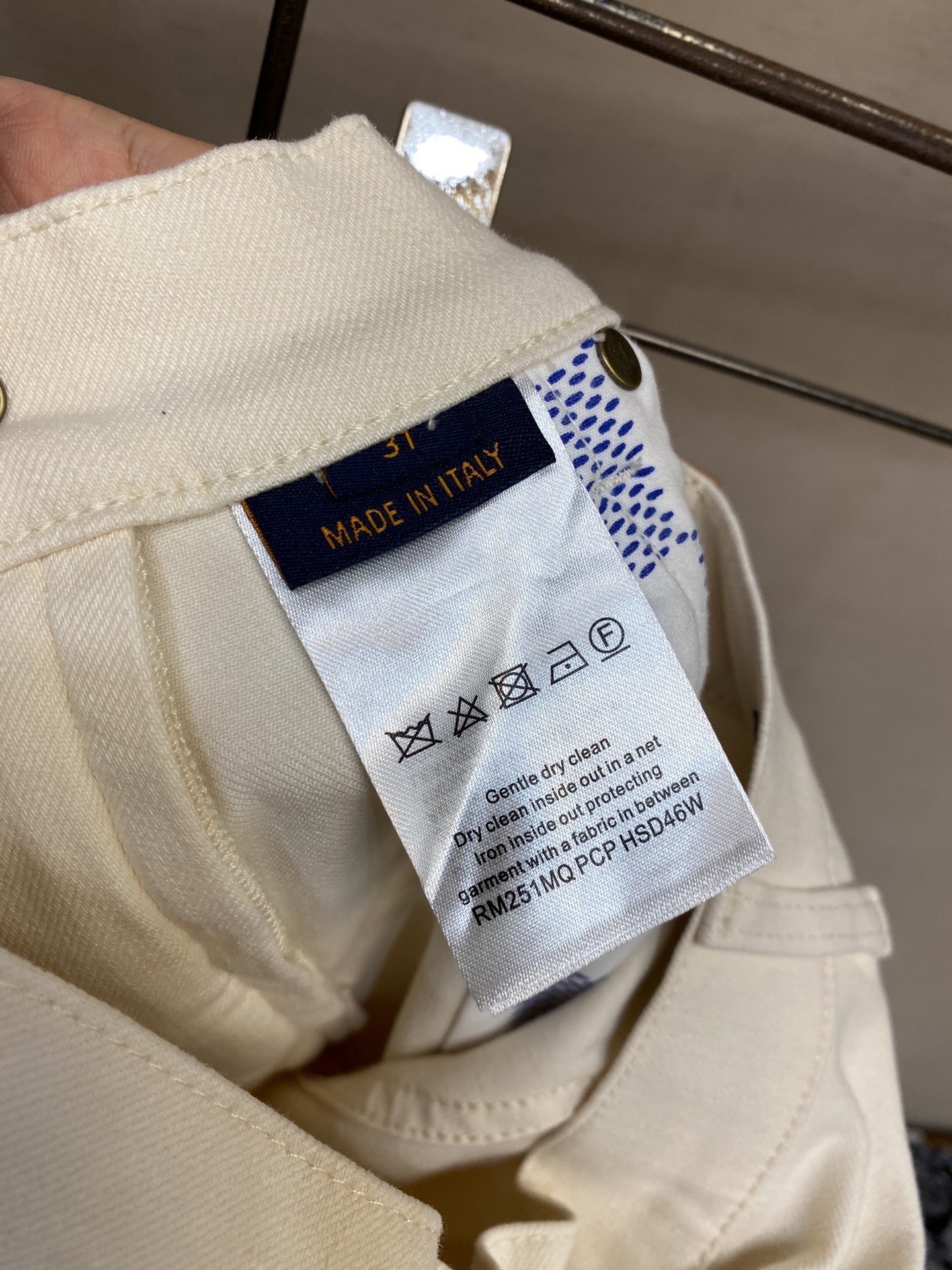 🌟🌟1V、2025ss好穿不挑身材在搭配上没有太多的限制 随意简洁的衬托其他单品，来展现自己的风格姿态～