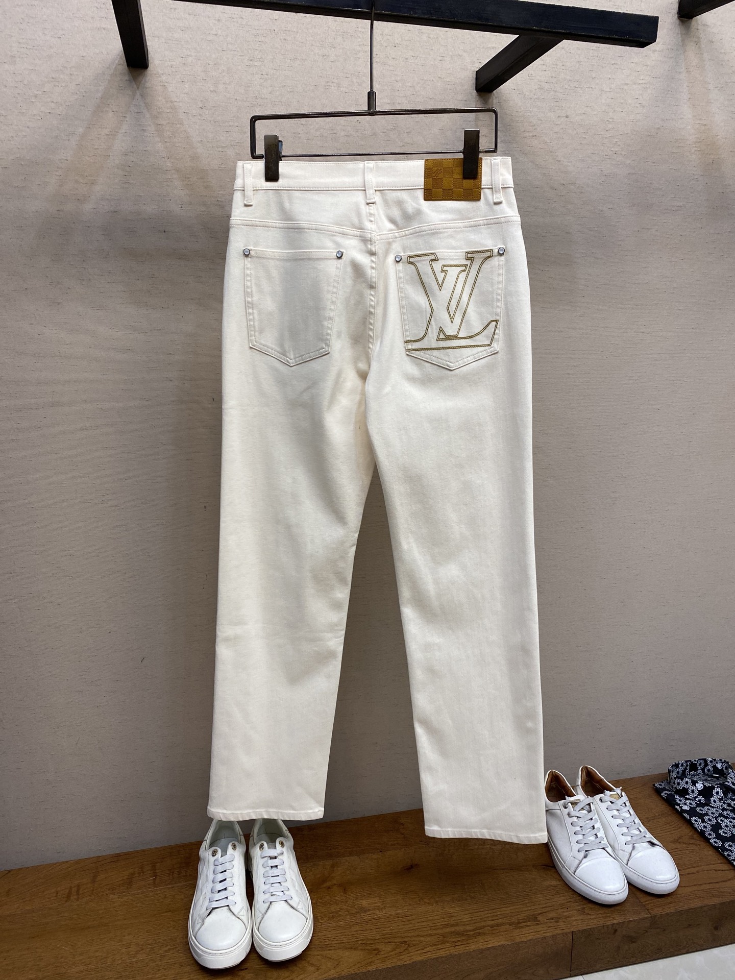 🌟🌟1V、2025ss好穿不挑身材在搭配上没有太多的限制 随意简洁的衬托其他单品，来展现自己的风格姿态～