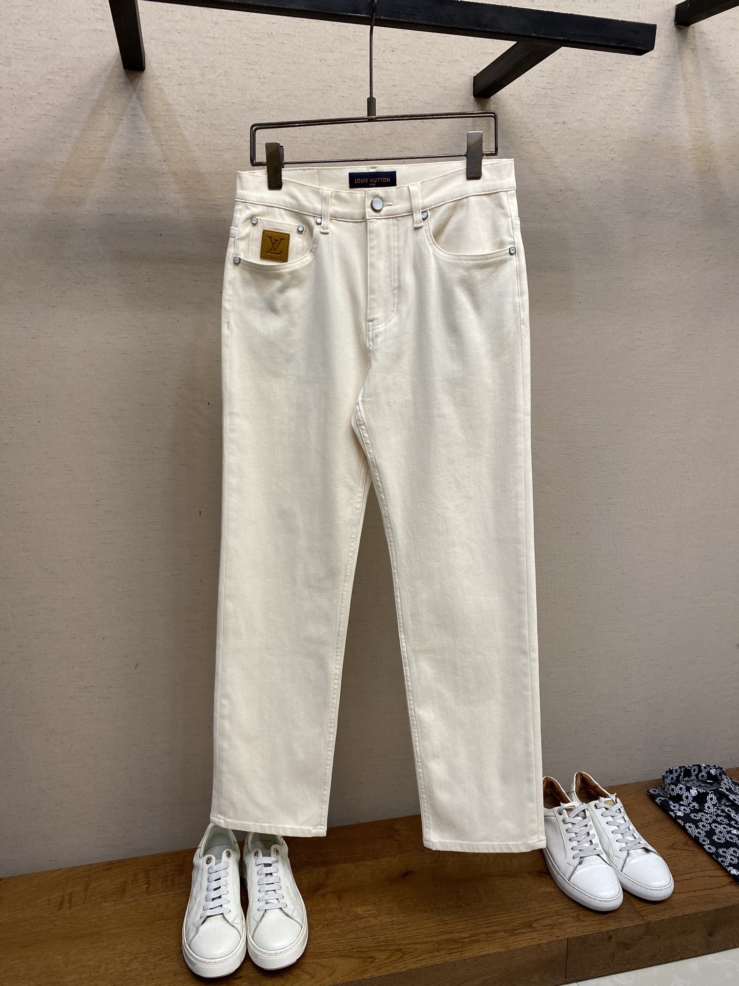 🌟🌟1V、2025ss好穿不挑身材在搭配上没有太多的限制 随意简洁的衬托其他单品，来展现自己的风格姿态～