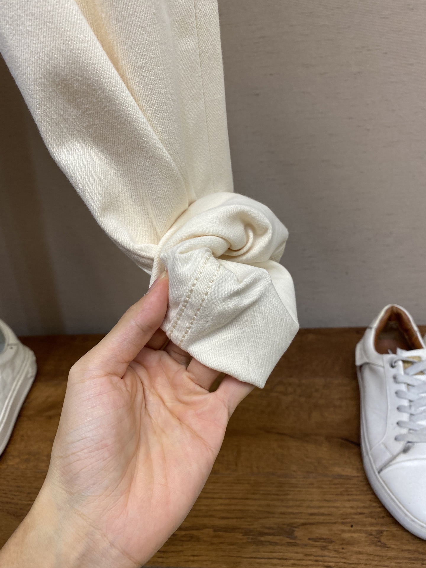 🌟🌟1V、2025ss好穿不挑身材在搭配上没有太多的限制 随意简洁的衬托其他单品，来展现自己的风格姿态～