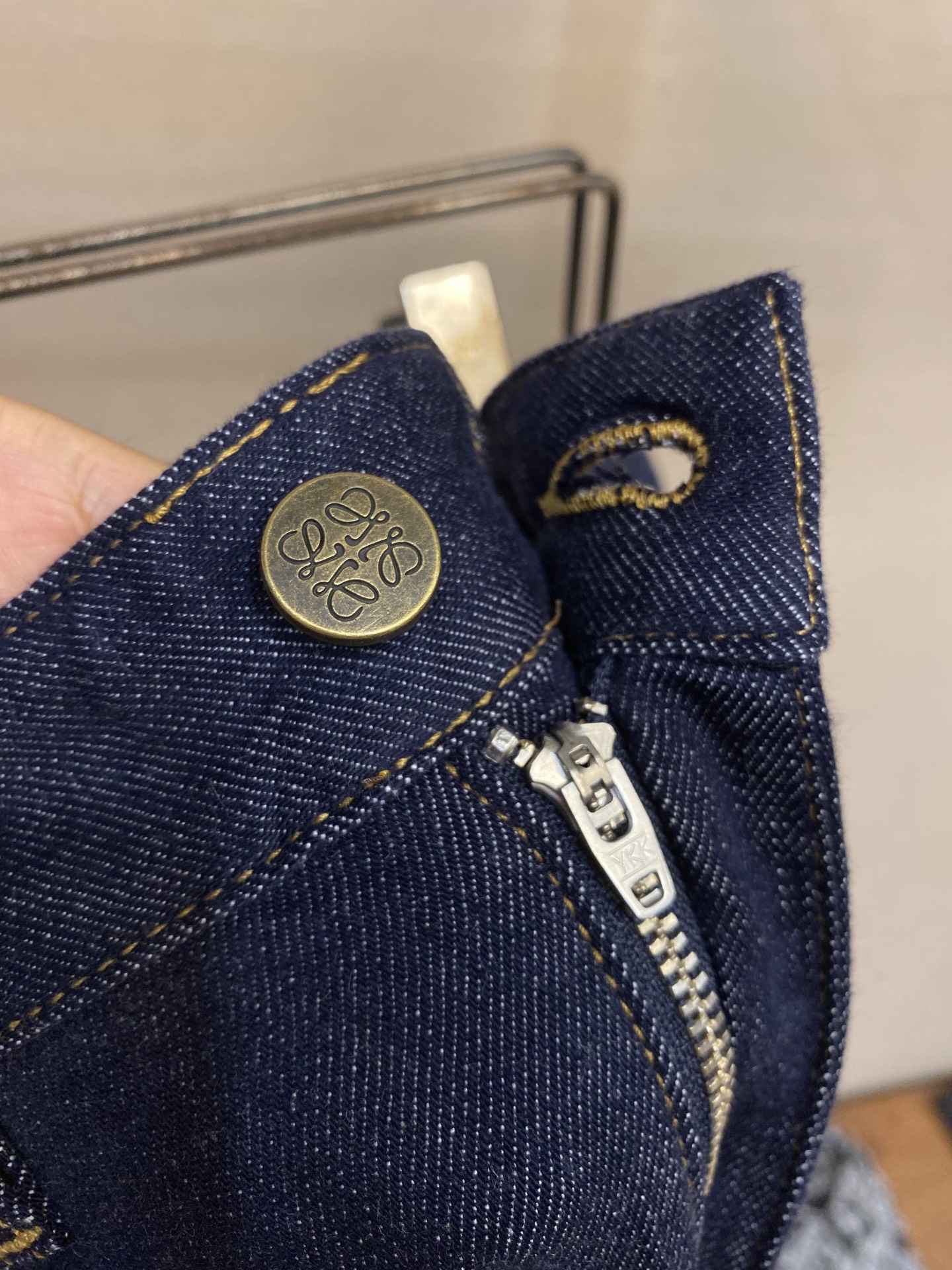 🌟🌟Loewe，2025ss好穿不挑身材在搭配上没有太多的限制 随意简洁的衬托其他单品，来展现自己的风格