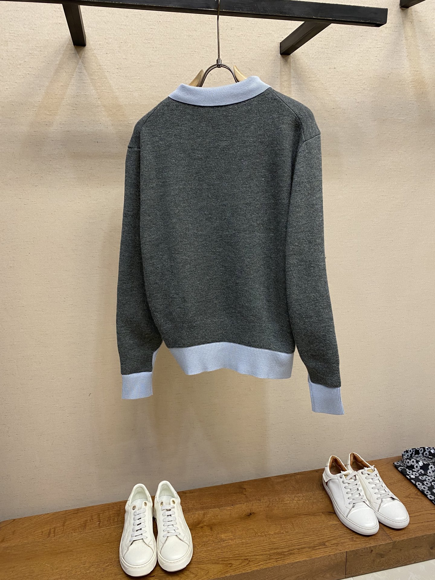 🌟🌟Miu Miu 风格 假两件Polo领毛衣

面料采用：亲肤天丝+精选羊毛+光泽真丝三重质感

大身