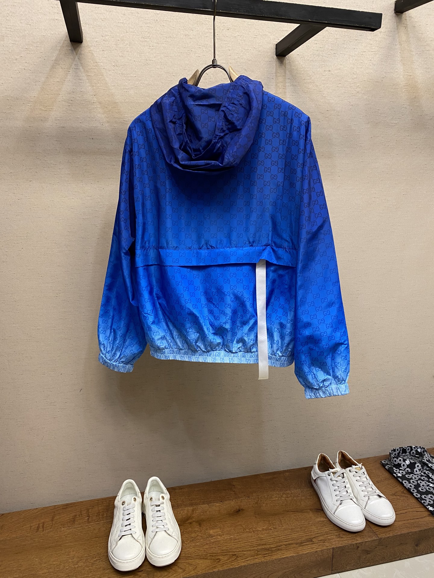 🌟🌟Gucci，  25ss早秋新款品牌呈现多款渐变色配色，凸显面料质感和颇具辨识度的GG图案。这款可折