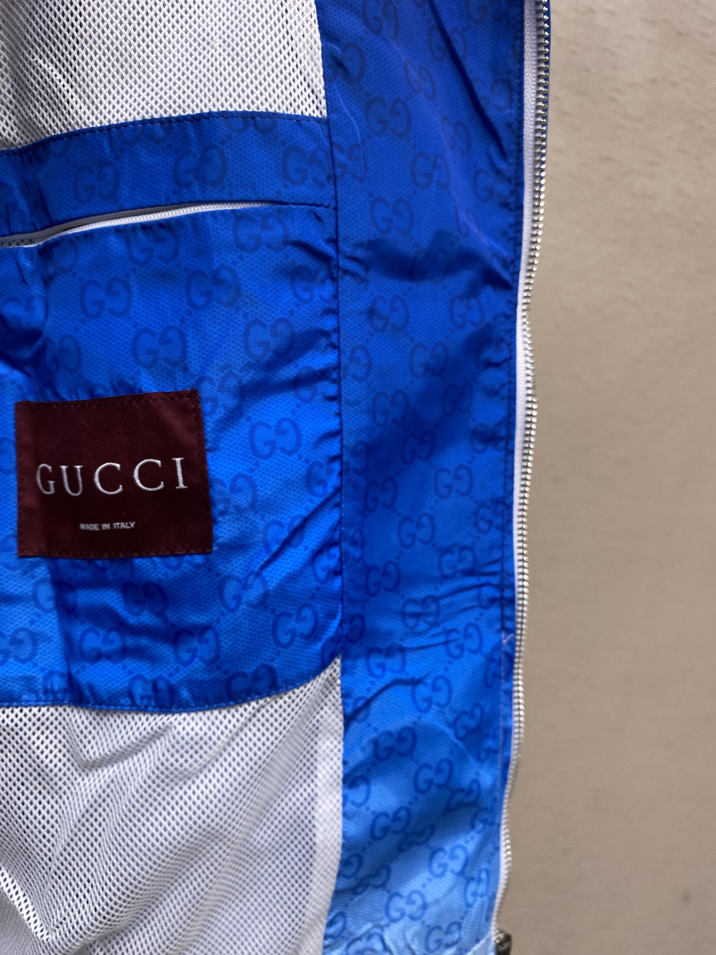 🌟🌟Gucci，  25ss早秋新款品牌呈现多款渐变色配色，凸显面料质感和颇具辨识度的GG图案。这款可折