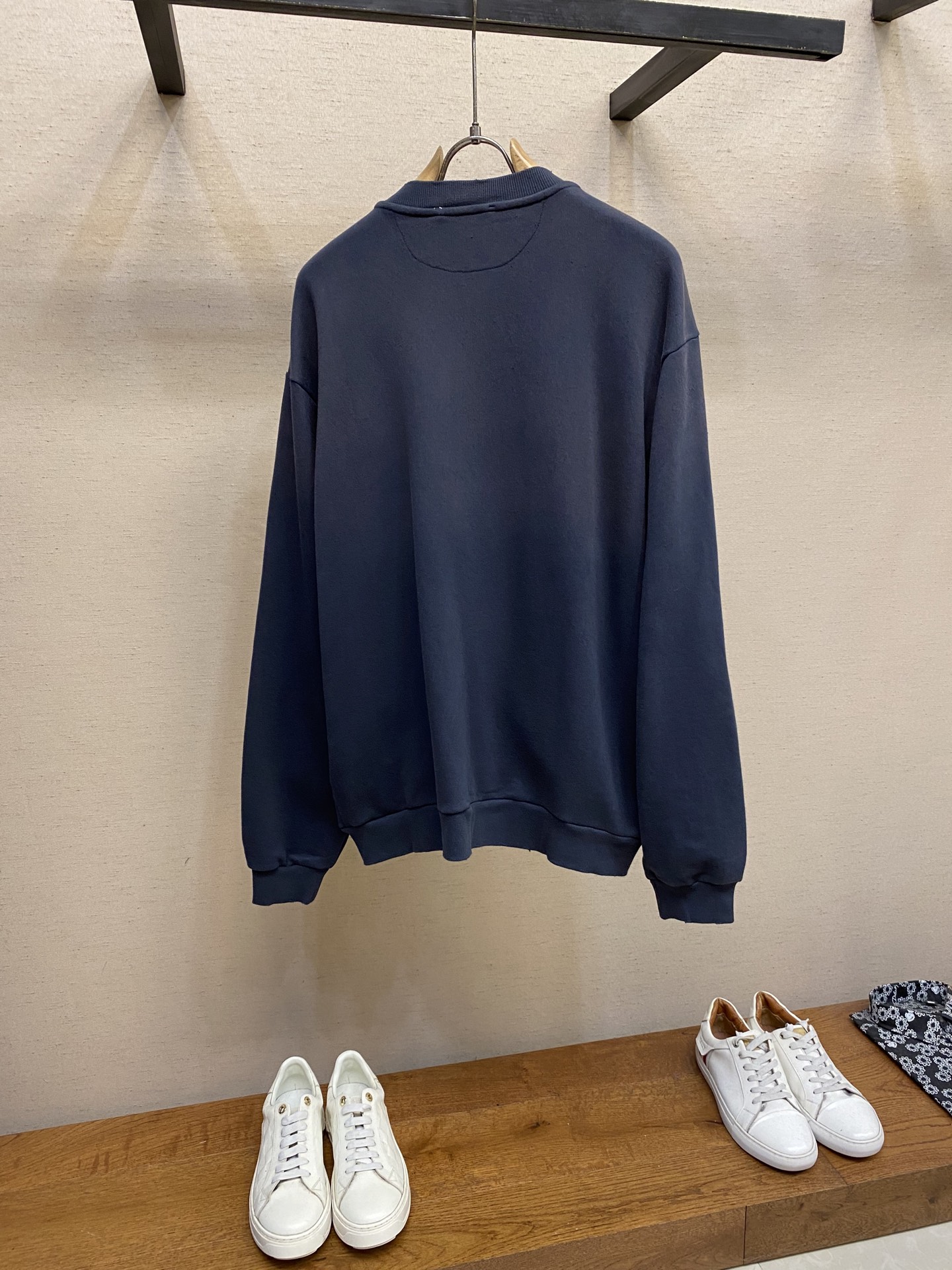 🌟🌟 Acne Studios 1996做旧拉链外套

定织32支400克面料透气性出色历经水洗工艺 然
