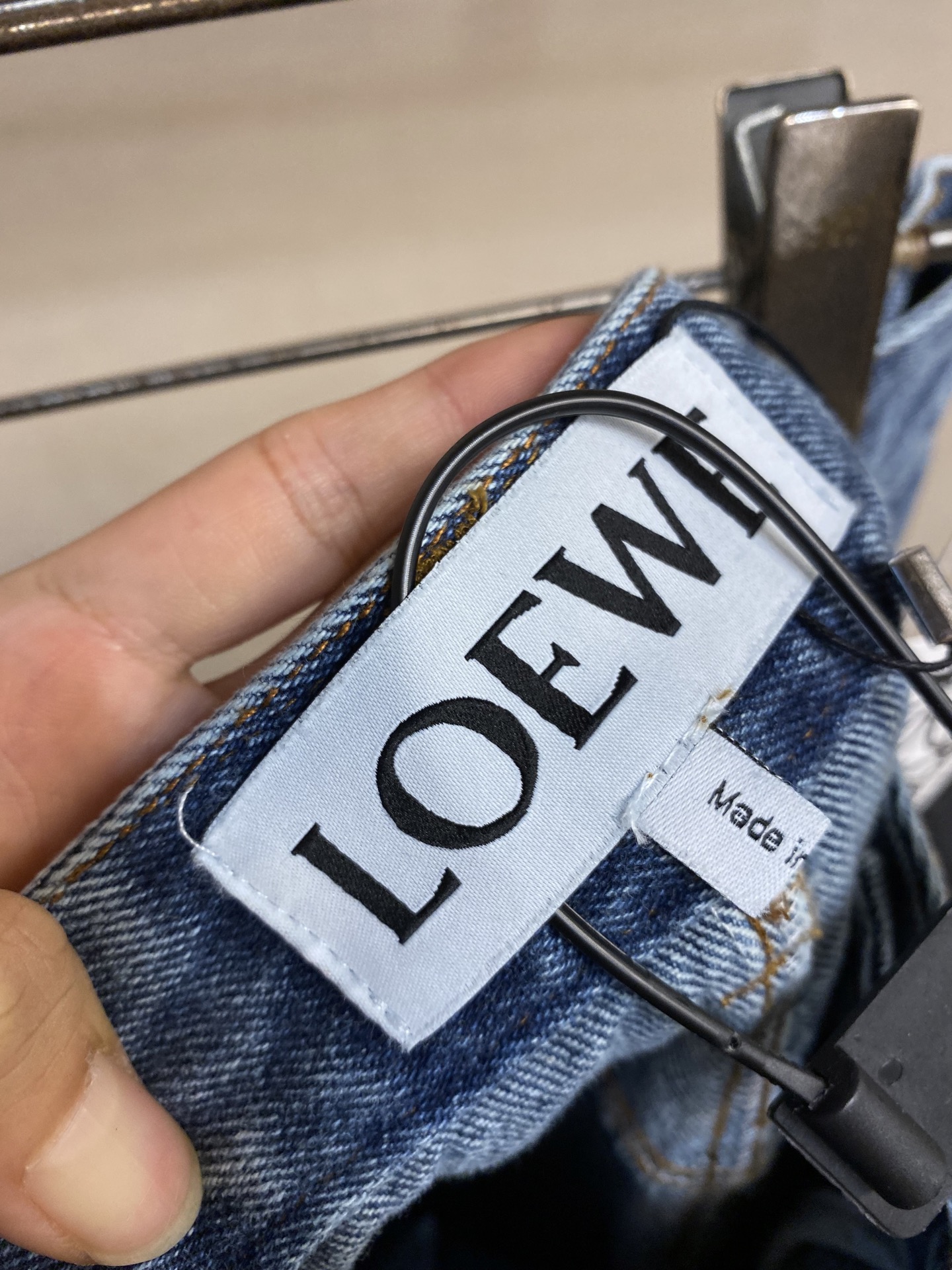 🌟🌟Loewe、刺绣洗水做旧牛仔长裤



面料：采用12盎7*7斜纹牛仔面料，成衣洗水后克重约为420