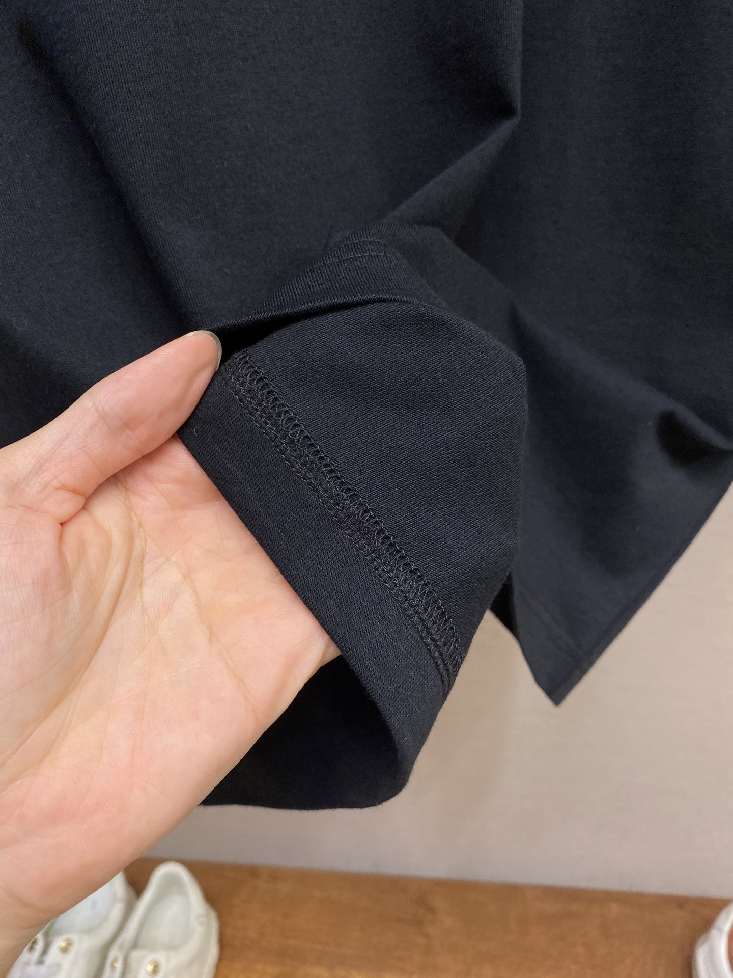 🌟🌟Dior、2025FW 迪*之爱这款 T 恤是二零二五冬季男装系列新品，饰以灵感源自 Dio* 档案