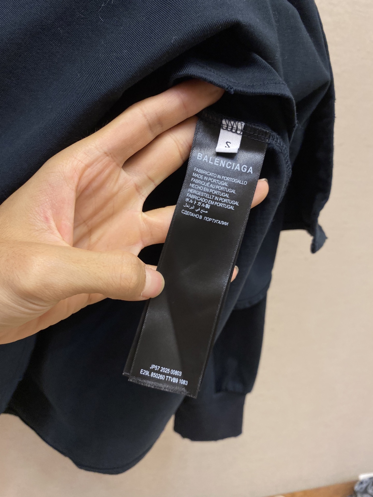 🌟🌟Balenciaga、巴黎MAIN衬衫

面料采用32支紧密赛络纺210g，配套1x1十字架螺纹28