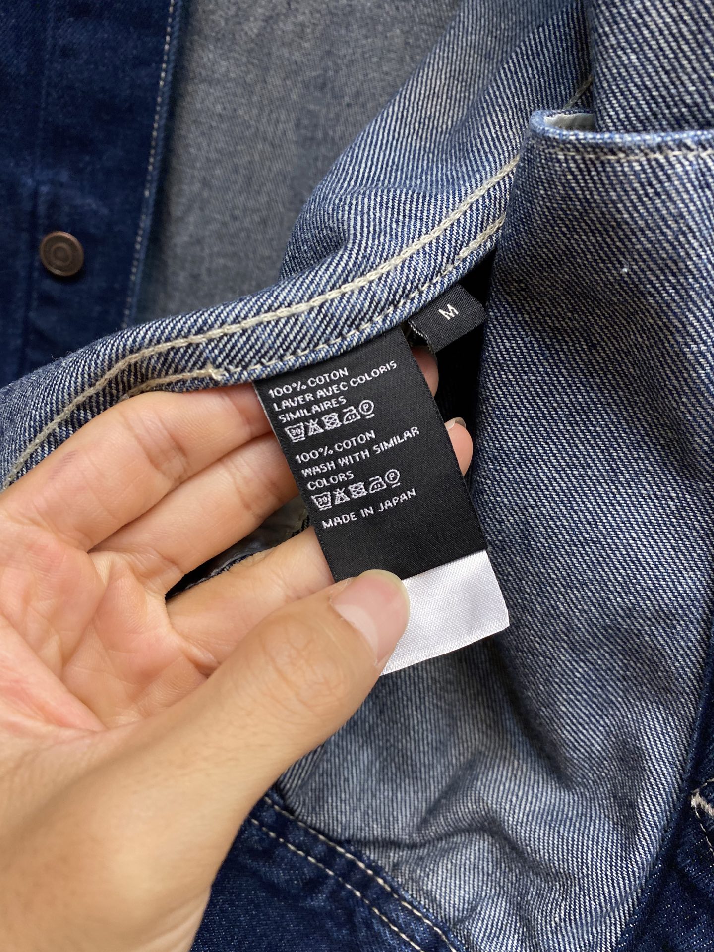 🌟🌟 Celine Paris 贴饰牛仔外套

定制臻品高密全棉斜纹牛仔绒布 质感十足 舒适贴肤 以一抹