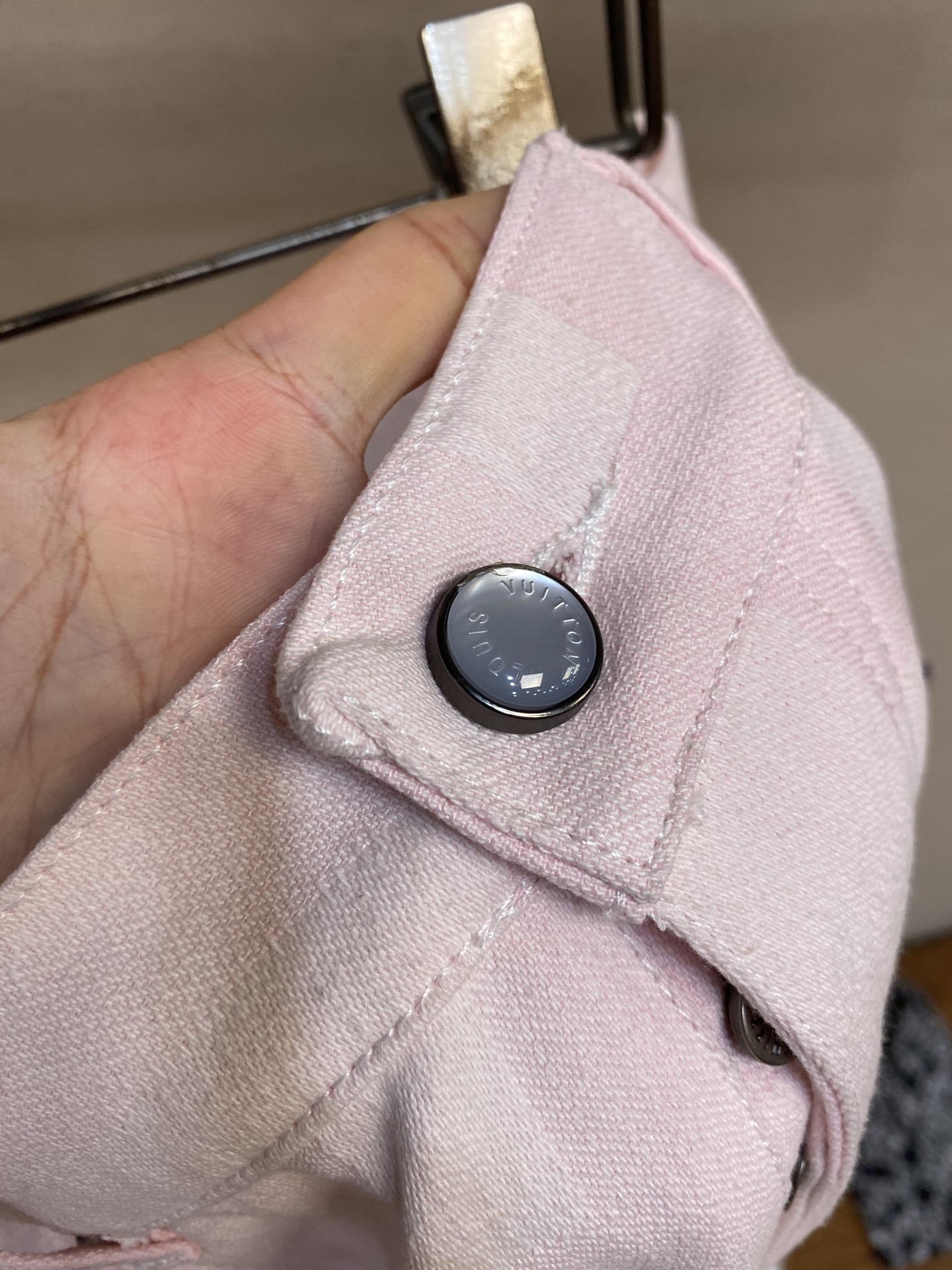 🌟🌟 1V25ss粉色马赛克牛仔裤
YB购入打版，采用斜纹棉丹宁牛仔面料，多重酵素水洗工艺处理，打造柔和