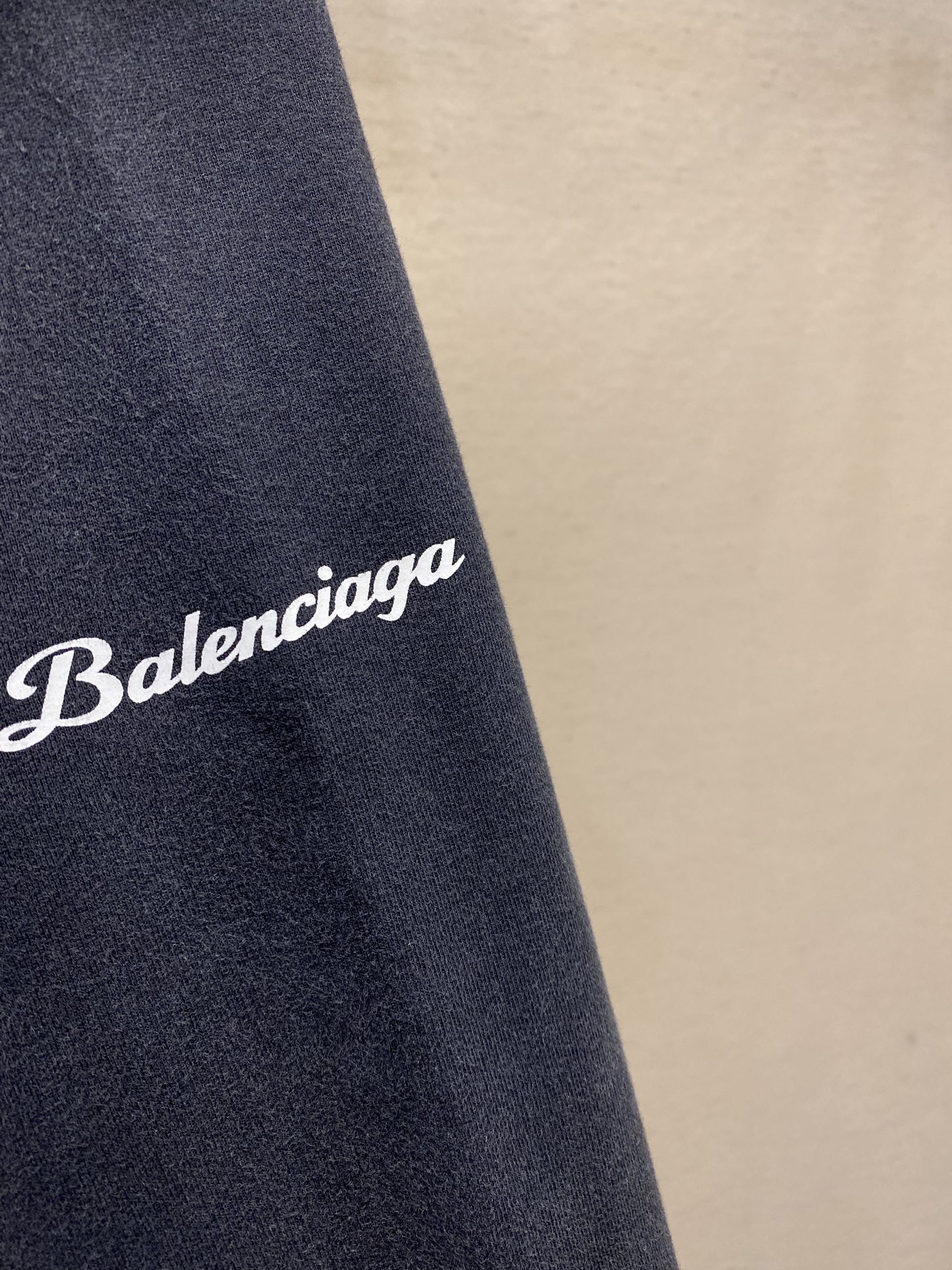 🌟🌟Balenciaga，BLCG汽车拉链连帽卫衣
采用纯棉材质，穿上身超级舒服，那种柔软亲肤的感觉，特
