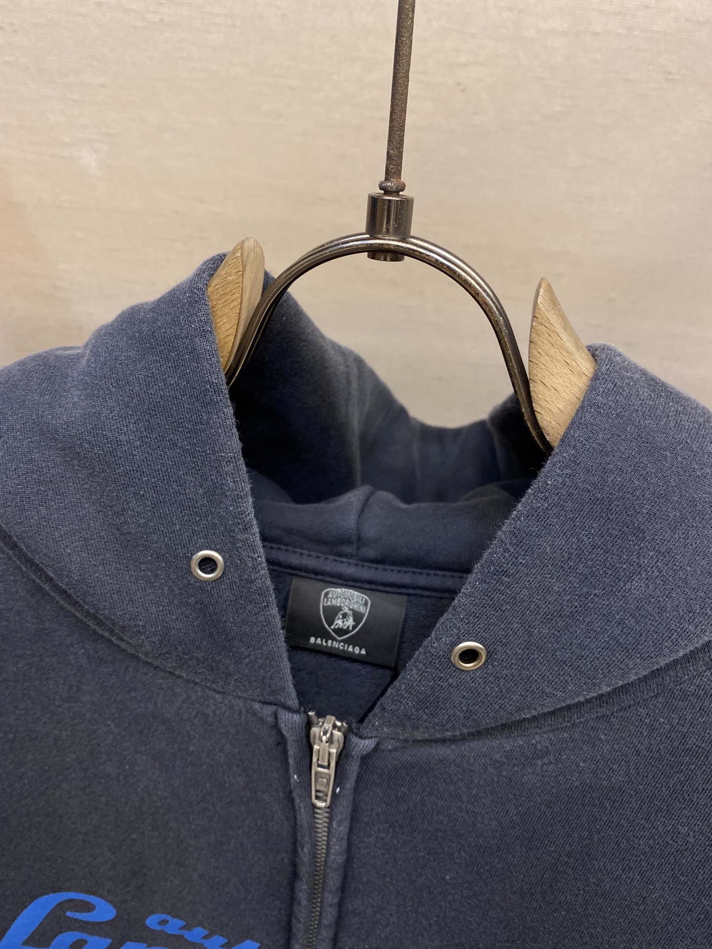 🌟🌟Balenciaga，BLCG汽车拉链连帽卫衣
采用纯棉材质，穿上身超级舒服，那种柔软亲肤的感觉，特