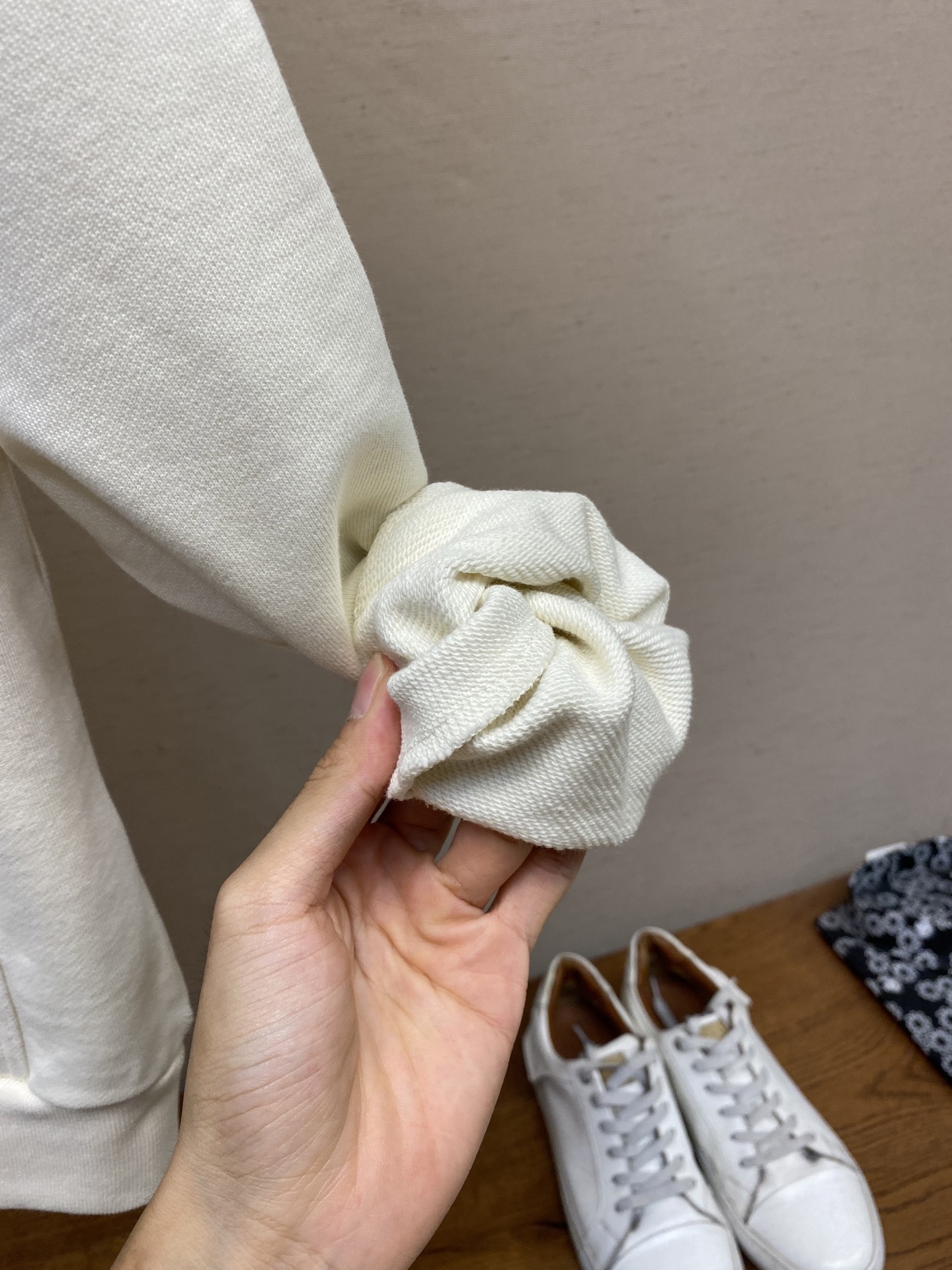 🌟🌟Balenciaga、BLCG/25 洛杉矶夜景帽衫连帽卫衣。
城市夜晚印花极为清晰。区别市场模糊不