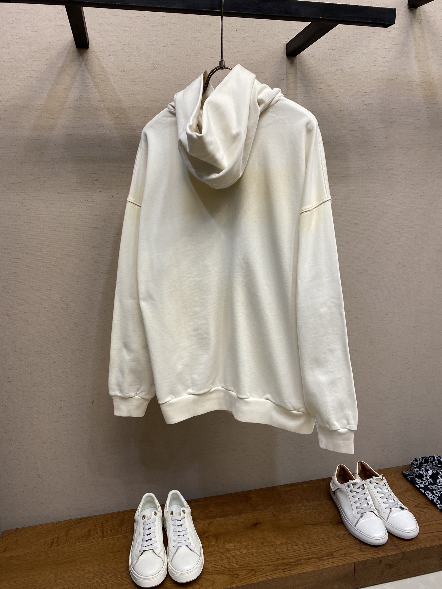 🌟🌟Balenciaga、BLCG/25 洛杉矶夜景帽衫连帽卫衣。
城市夜晚印花极为清晰。区别市场模糊不