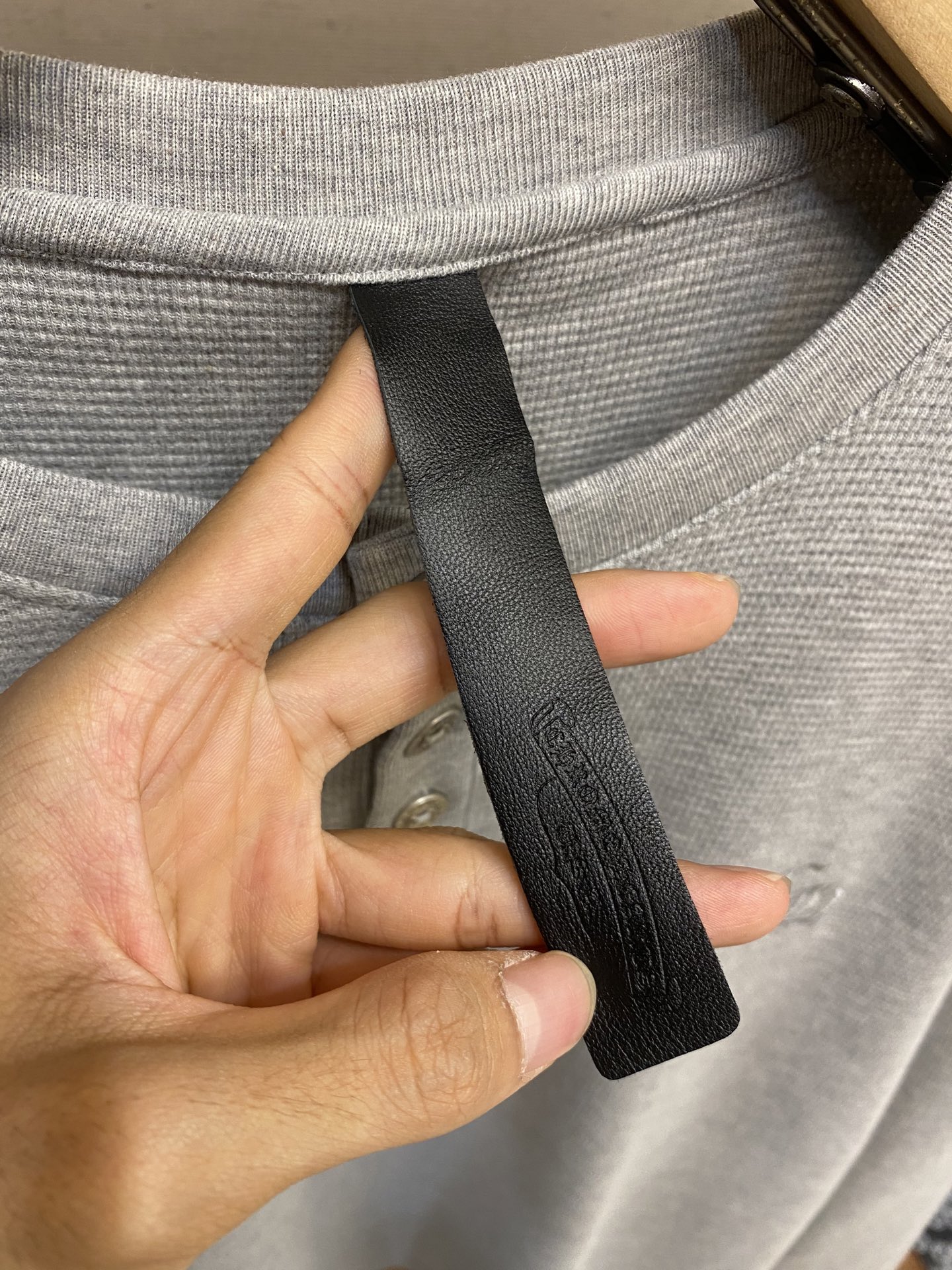 🌟🌟 Chrome Heart  CH/25 梵文亨利领华夫格加厚长袖T恤。类似卫衣。面料采用洗前350