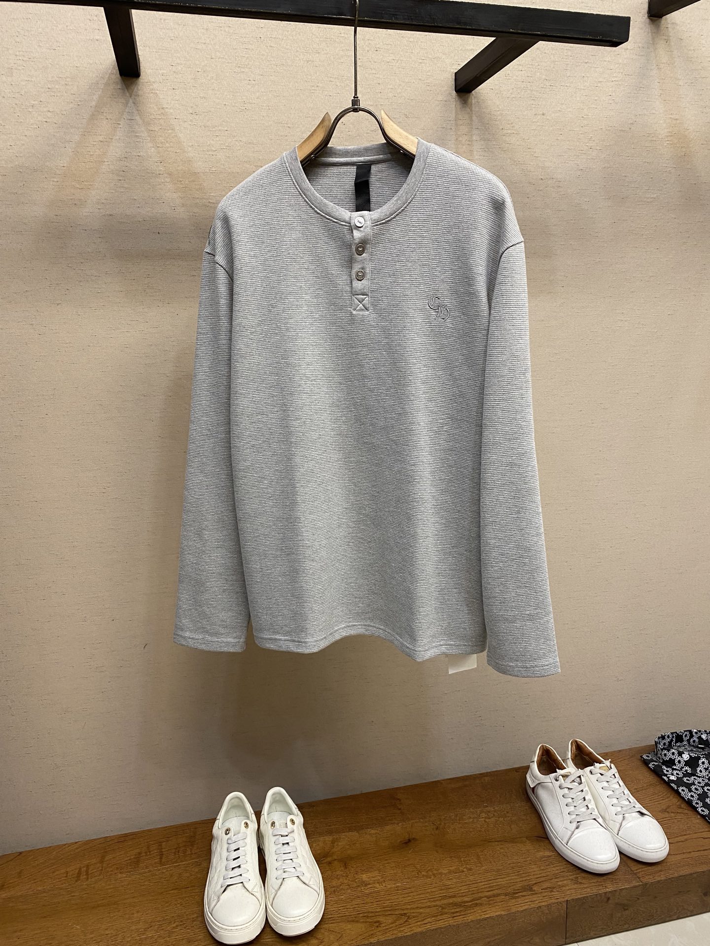 🌟🌟 Chrome Heart  CH/25 梵文亨利领华夫格加厚长袖T恤。类似卫衣。面料采用洗前350