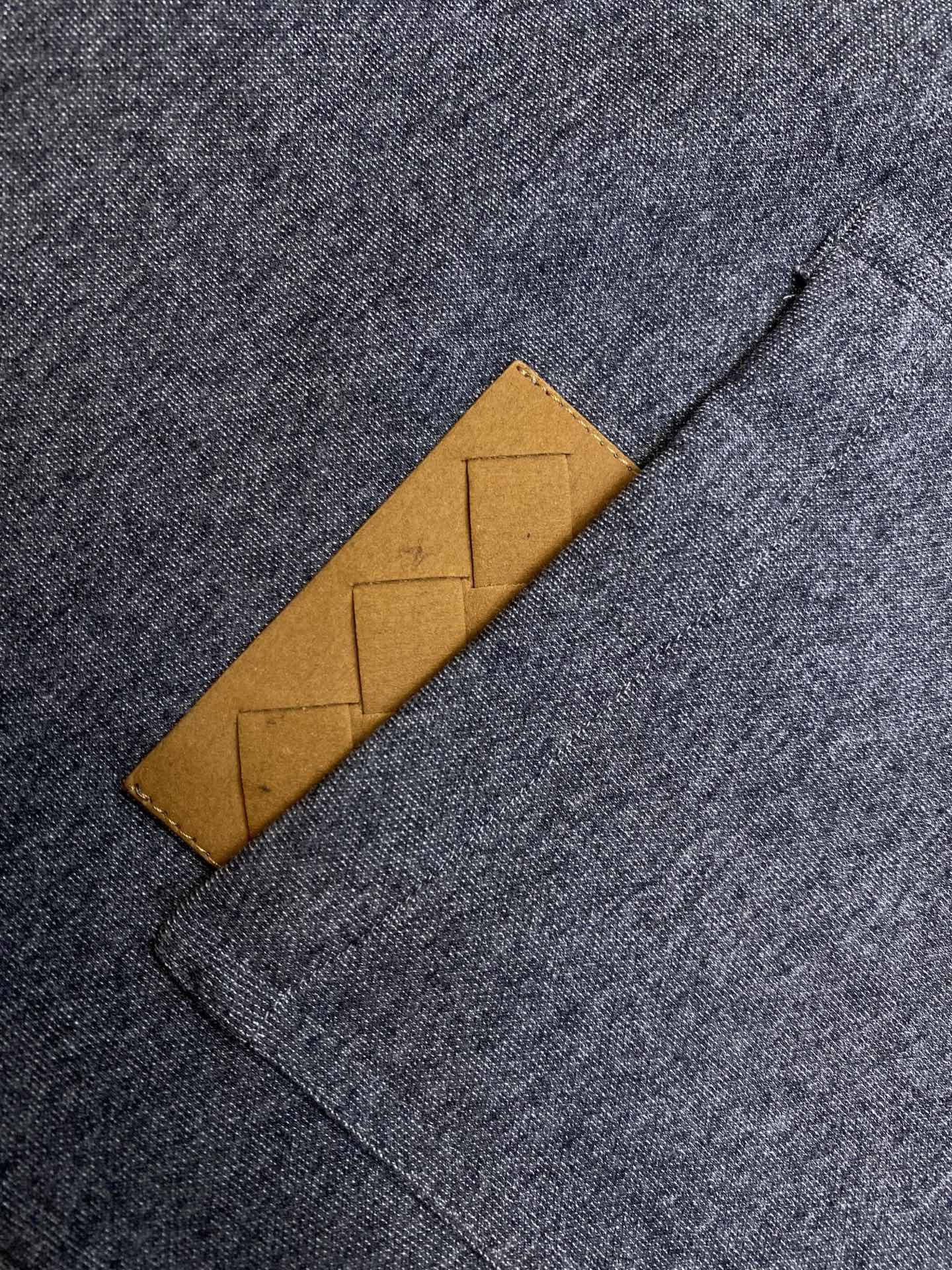 🌟🌟 Bottrga Veneta菱格皮翻领Polo衬衫

⚠️原,400购买；棉质双面面料、可水洗编织