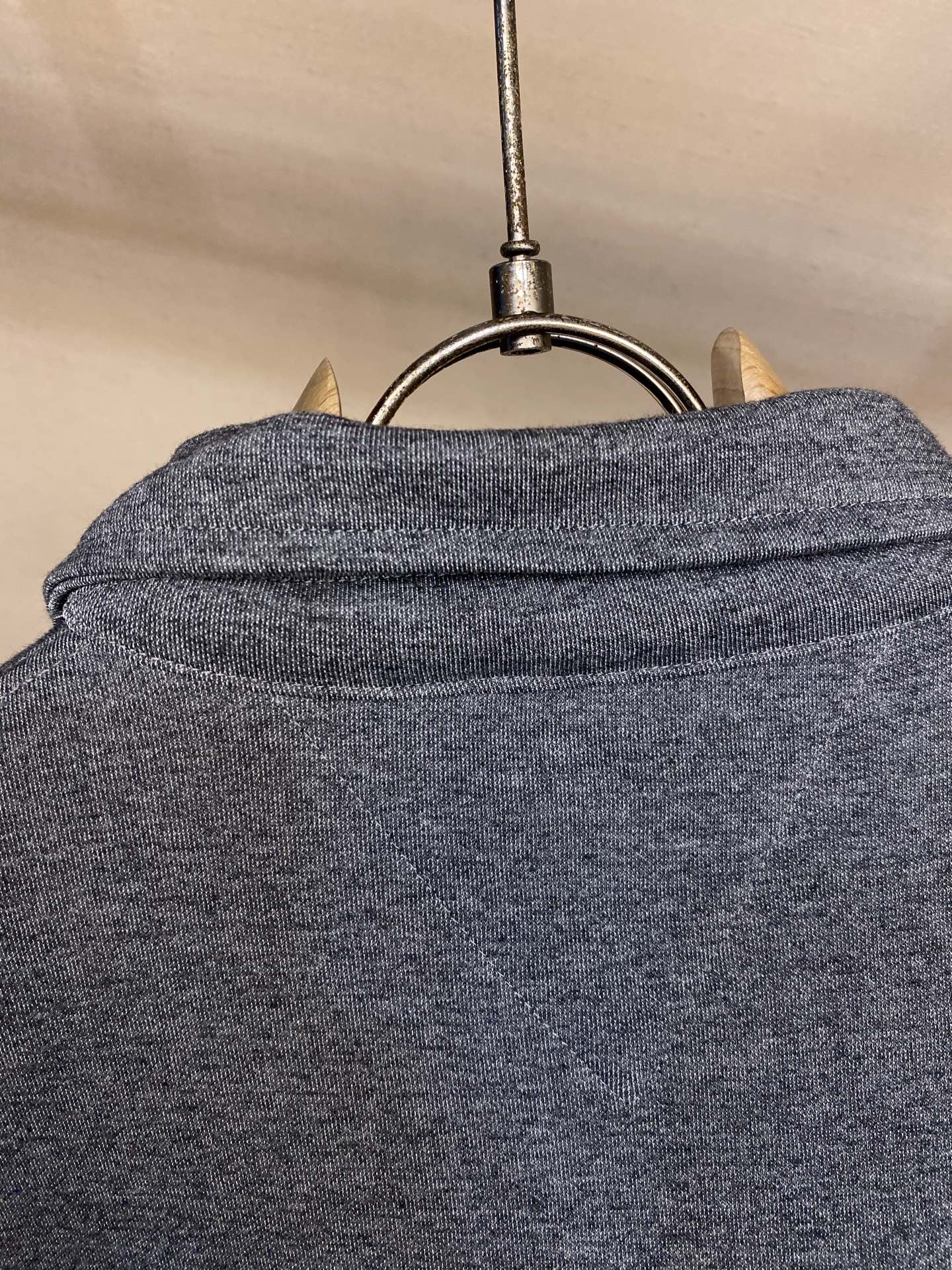 🌟🌟 Bottrga Veneta菱格皮翻领Polo衬衫

⚠️原,400购买；棉质双面面料、可水洗编织