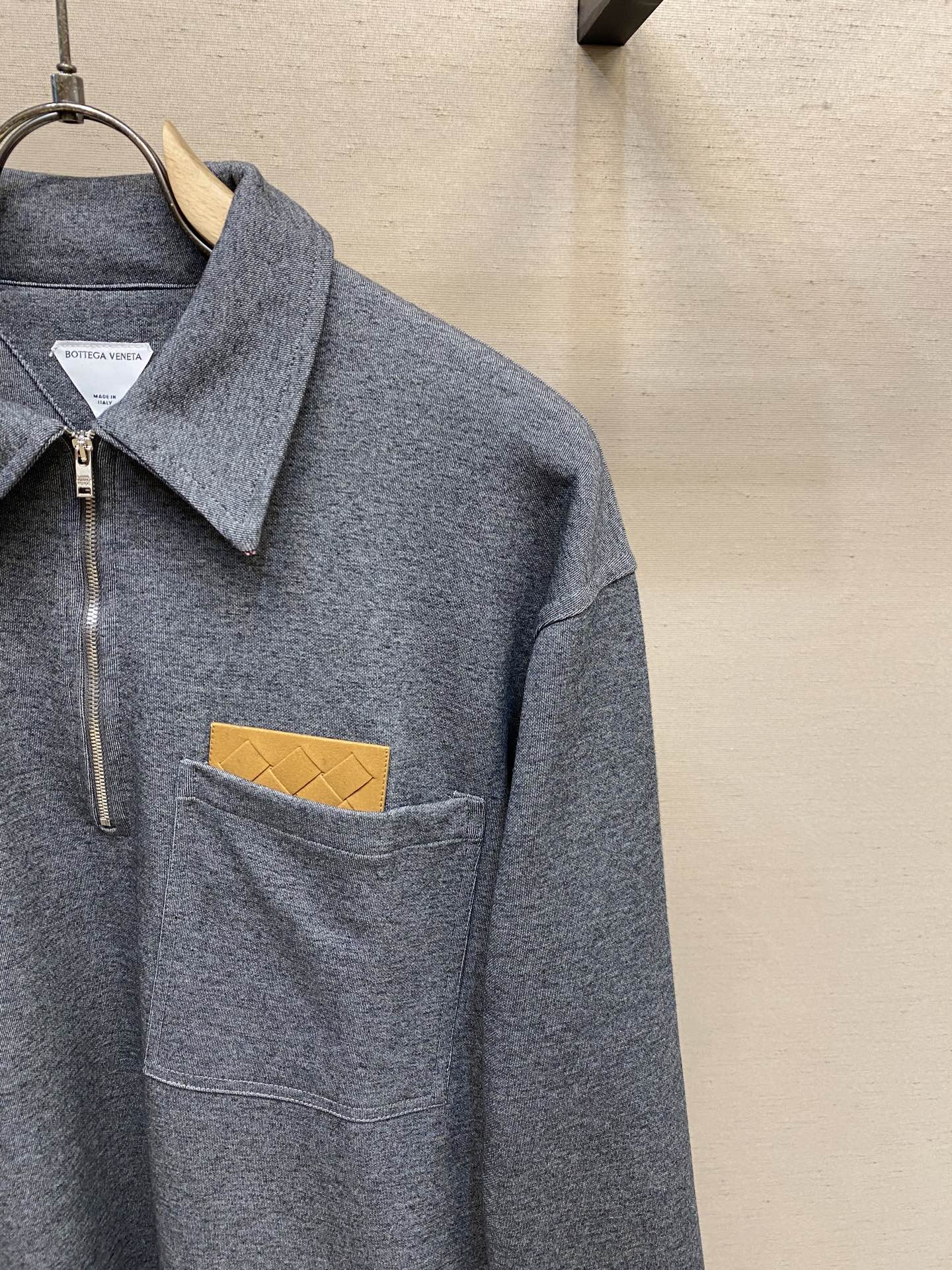 🌟🌟 Bottrga Veneta菱格皮翻领Polo衬衫

⚠️原,400购买；棉质双面面料、可水洗编织