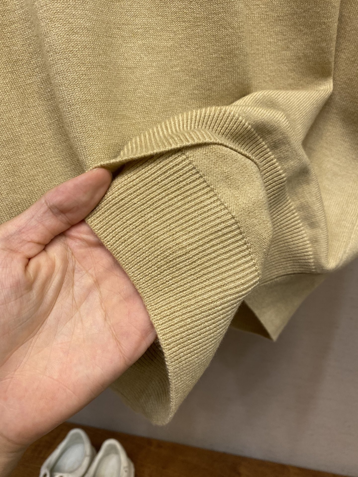 🌟🌟BBR，B家刺绣战马标打单衫毛衣

这款毛衣是进口羊毛羊绒混纺面料！穿着舒适不扎人，男女老少跨度大的