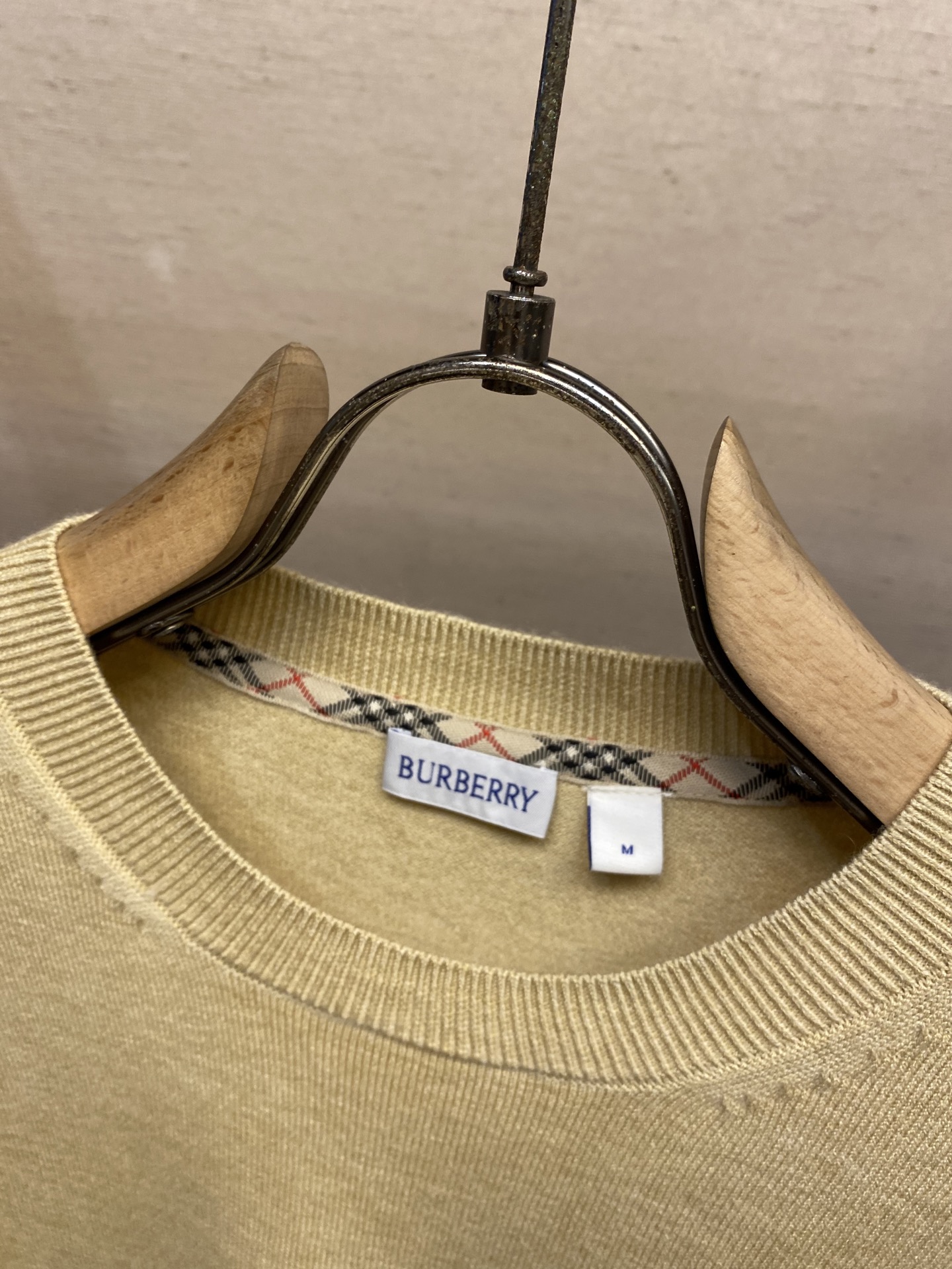 🌟🌟BBR，B家刺绣战马标打单衫毛衣

这款毛衣是进口羊毛羊绒混纺面料！穿着舒适不扎人，男女老少跨度大的