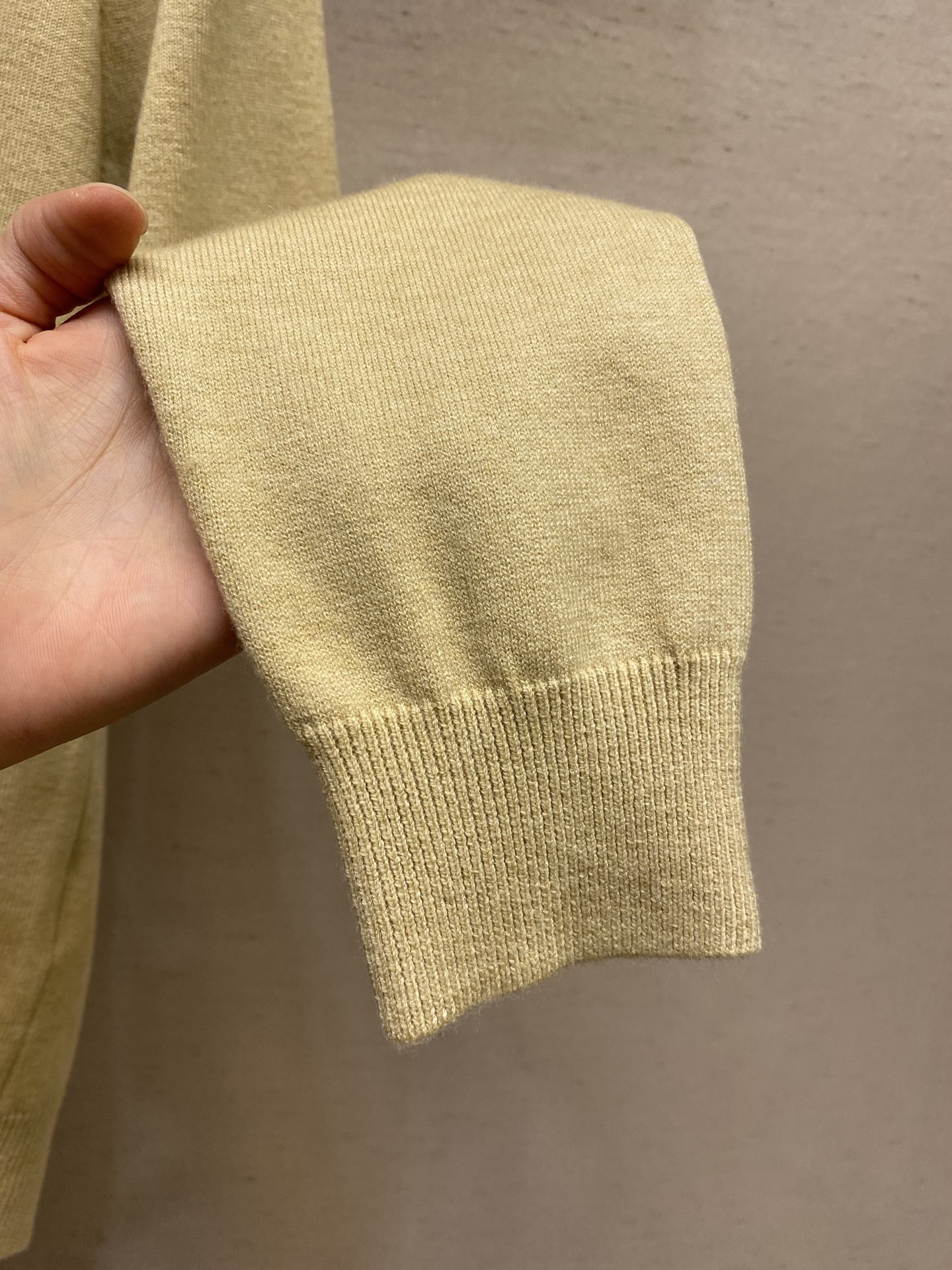 🌟🌟BBR，B家刺绣战马标打单衫毛衣

这款毛衣是进口羊毛羊绒混纺面料！穿着舒适不扎人，男女老少跨度大的