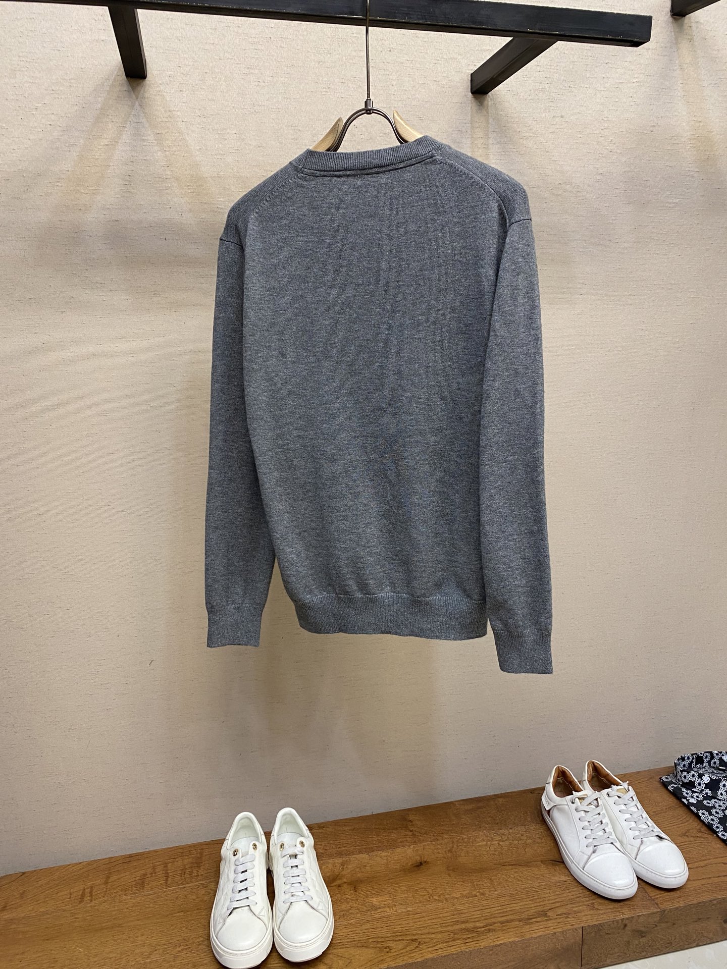 🌟🌟BBR，B家刺绣战马标打单衫毛衣

这款毛衣是进口羊毛羊绒混纺面料！穿着舒适不扎人，男女老少跨度大的